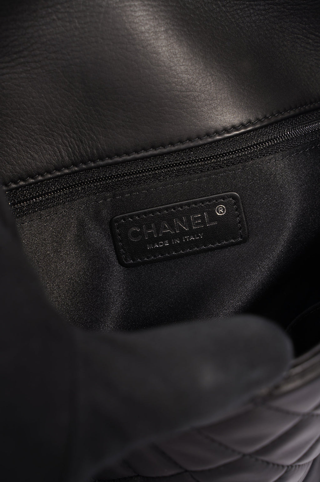 Chanel Womens Lambskin Quilted Flap Bag Black / Silver