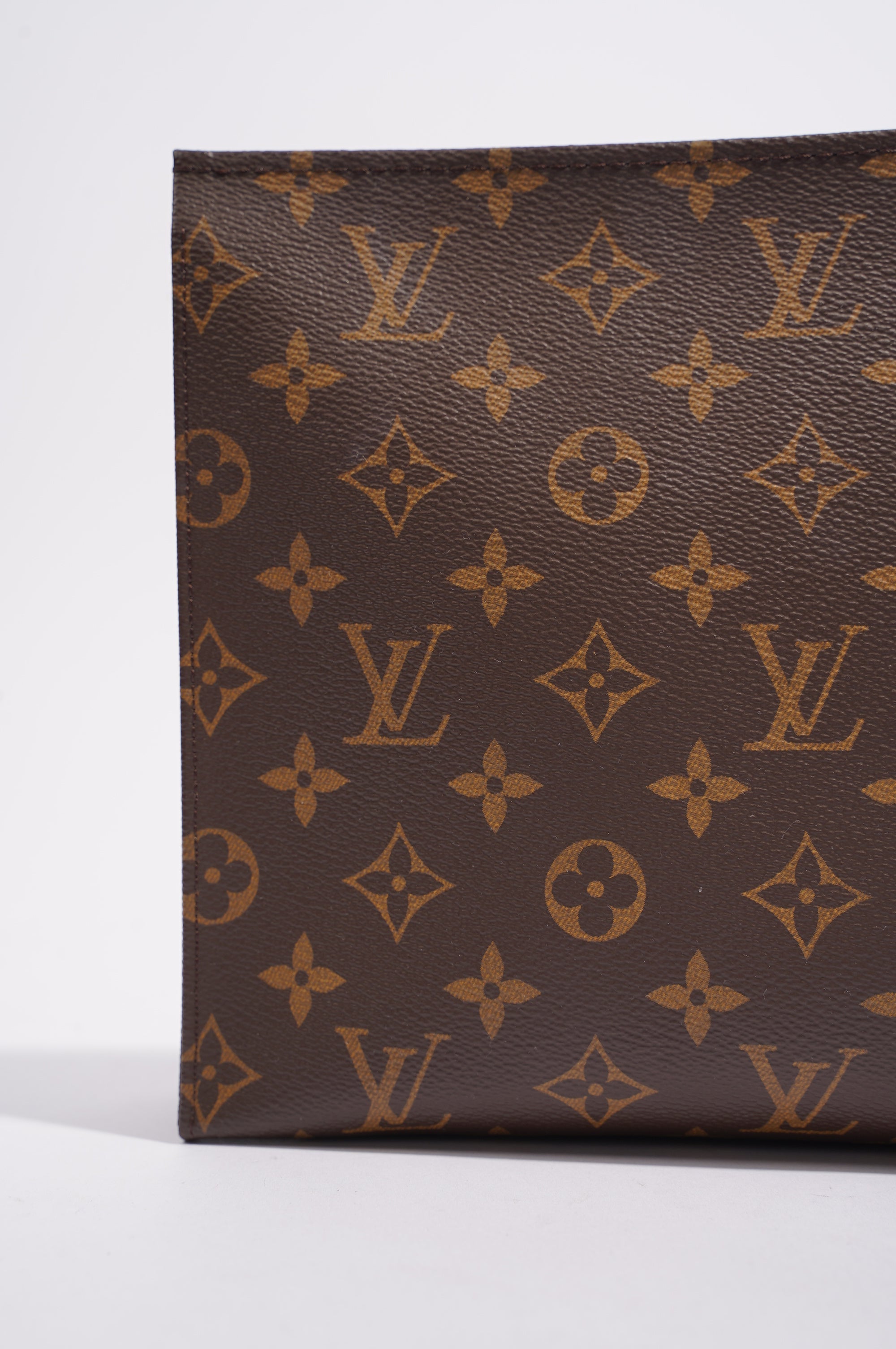 Louis Vuitton Womens Toiletry Monogram 26