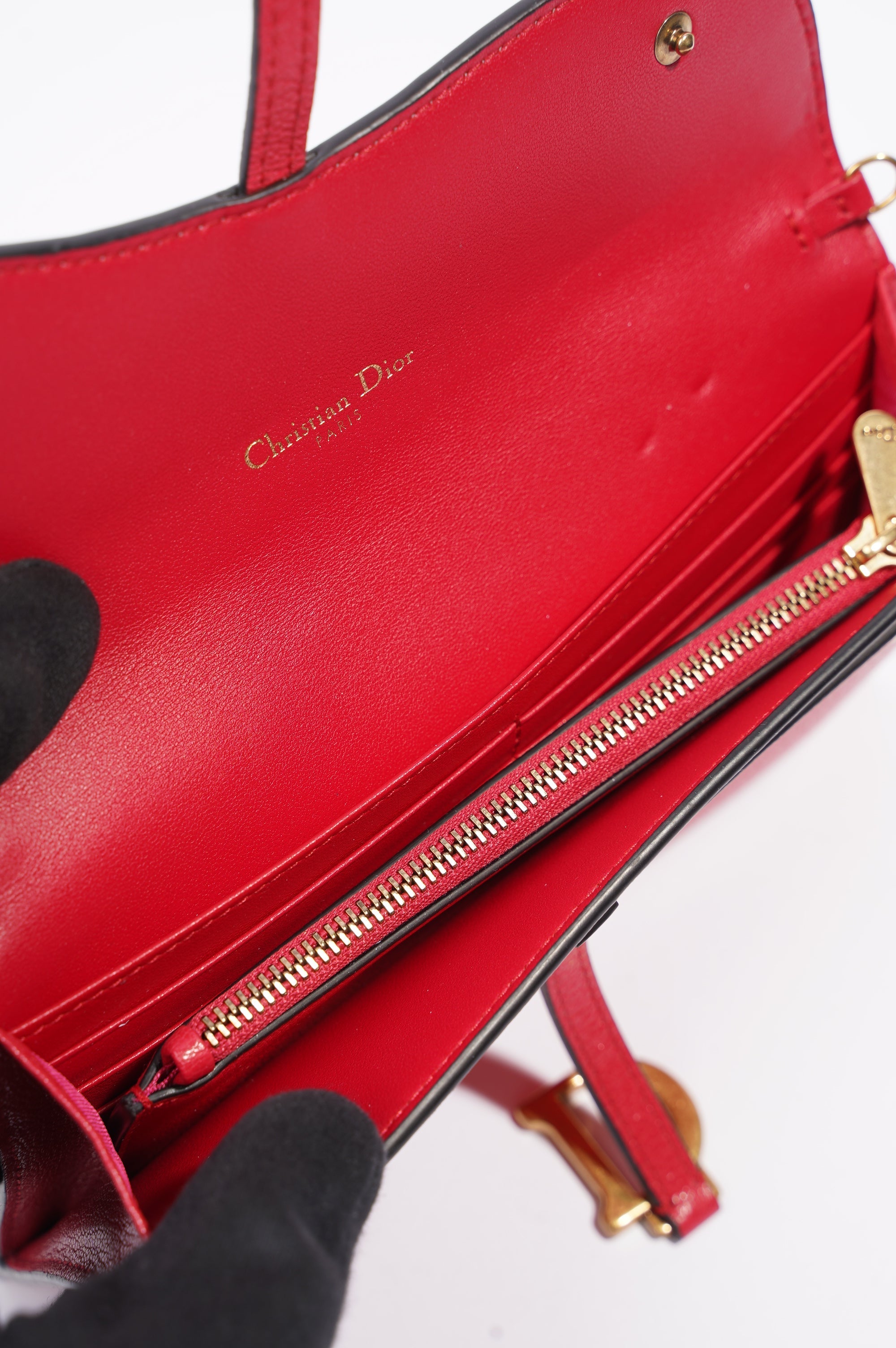 Christian Dior Womens Saddle On Chain Raspberry
