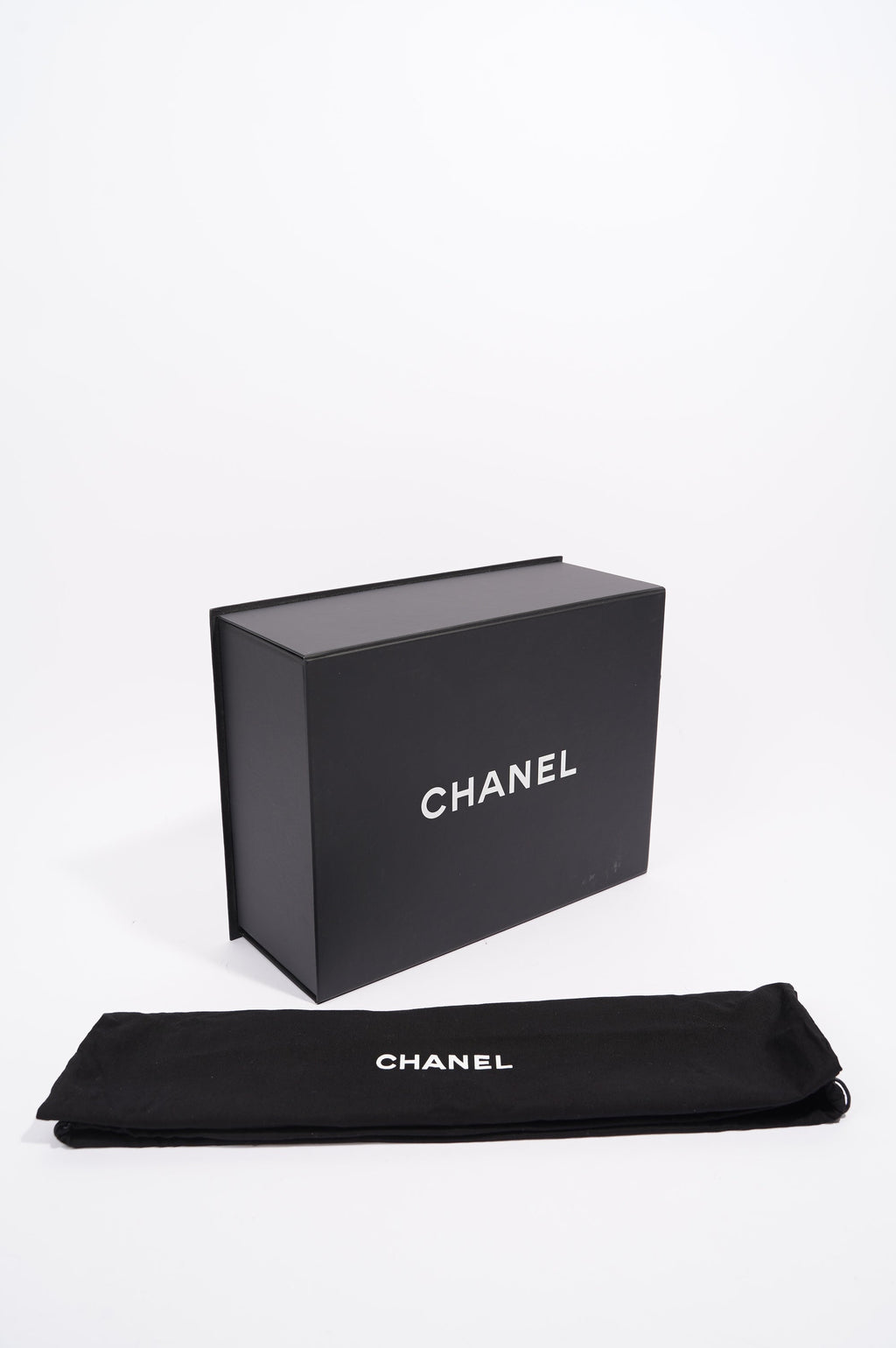 Chanel Womens Lambskin Quilted Flap Bag Black / Silver