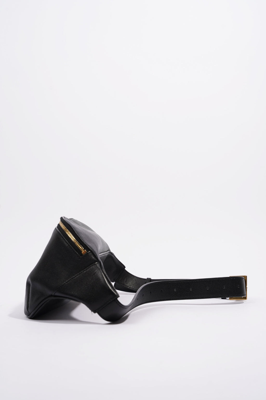 Saint Laurent Womens Cassandre Classic Belt Bag Black / Gold