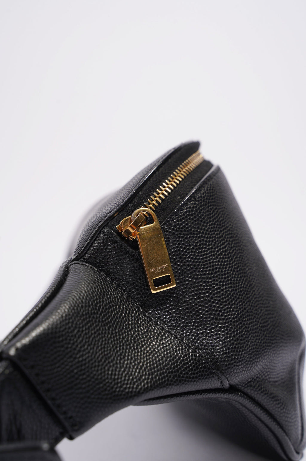 Saint Laurent Womens Cassandre Classic Belt Bag Black / Gold