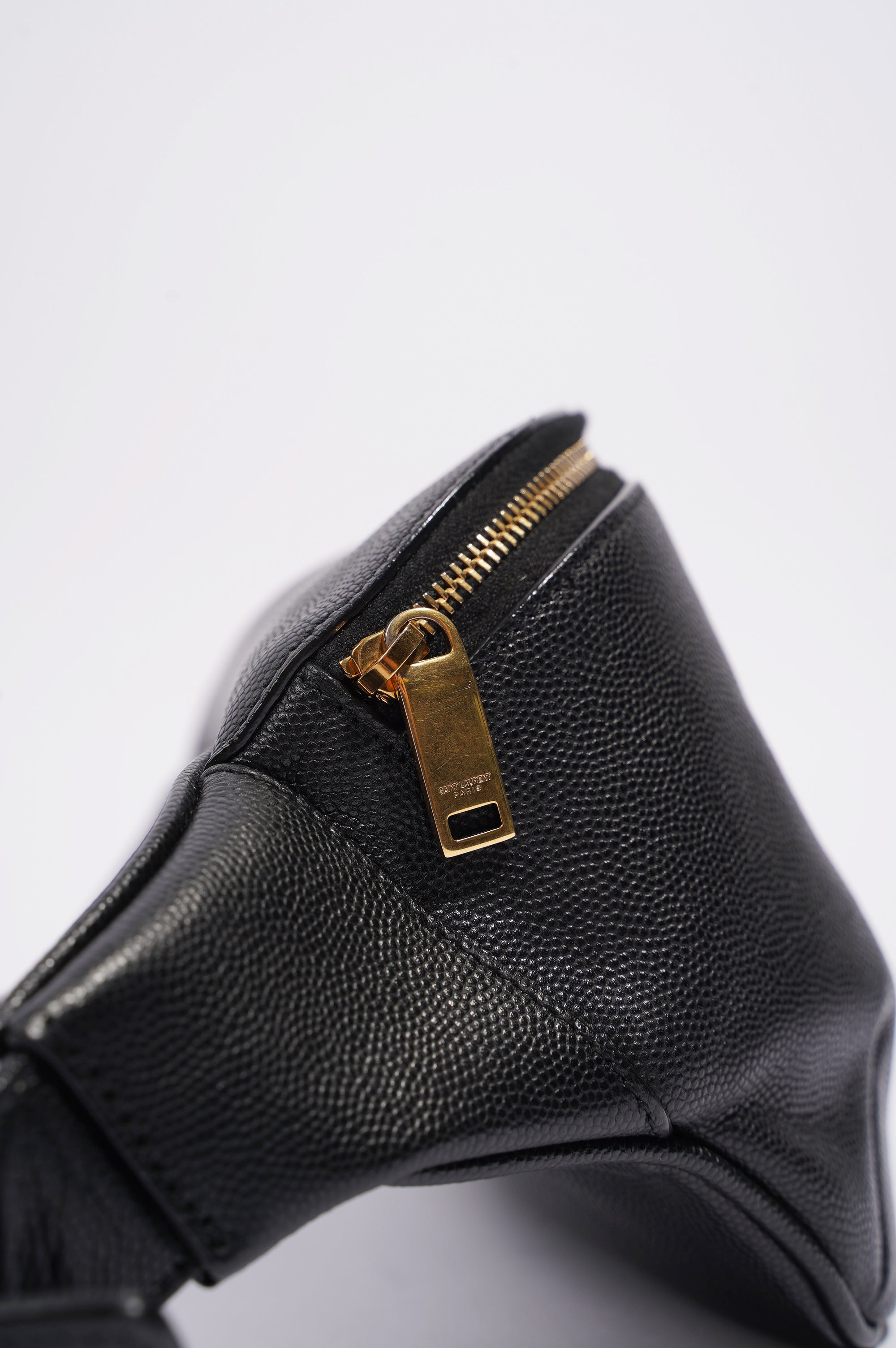 Saint Laurent Womens Cassandre Classic Belt Bag Black / Gold