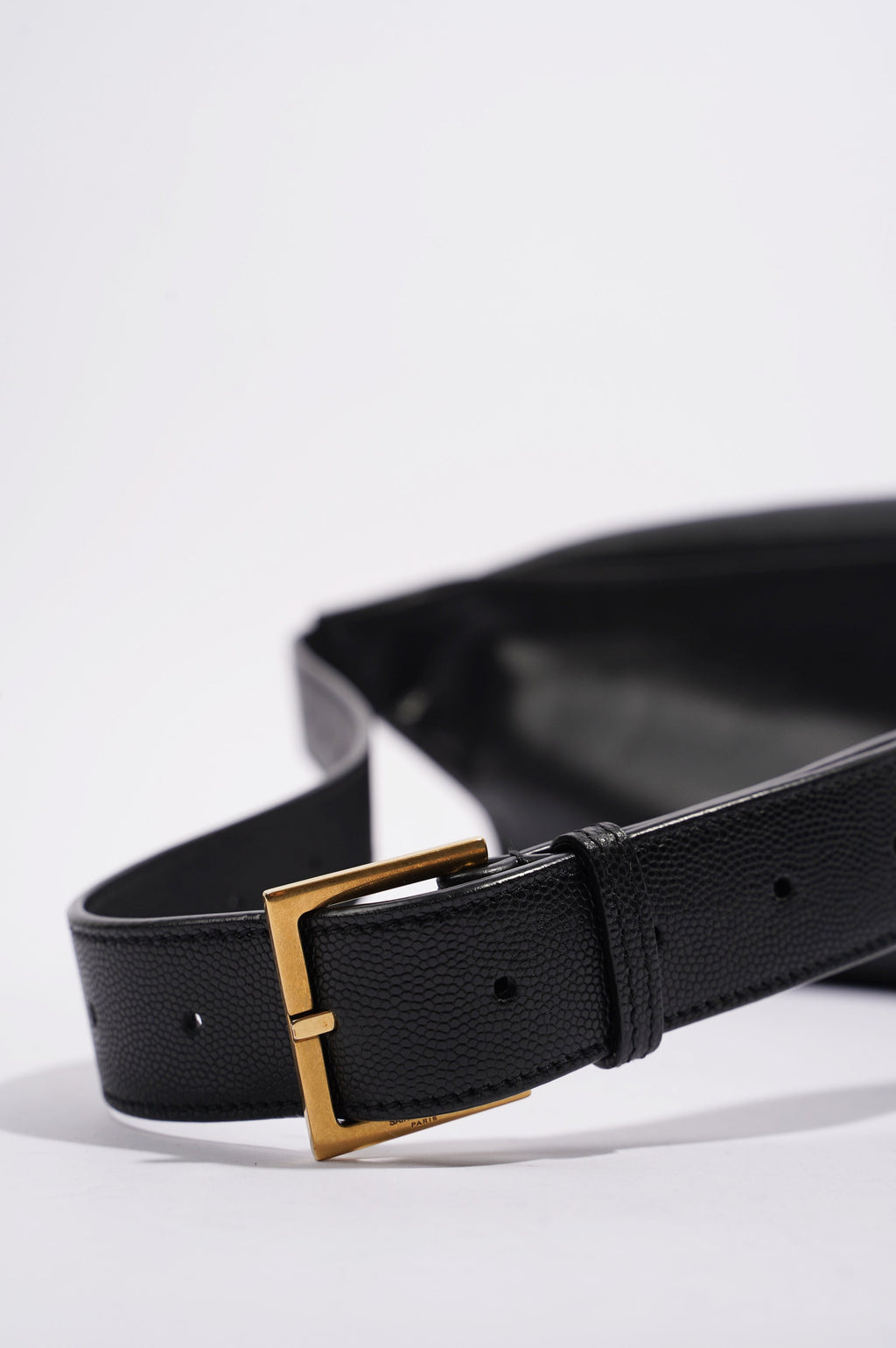 Saint Laurent Womens Cassandre Classic Belt Bag Black / Gold