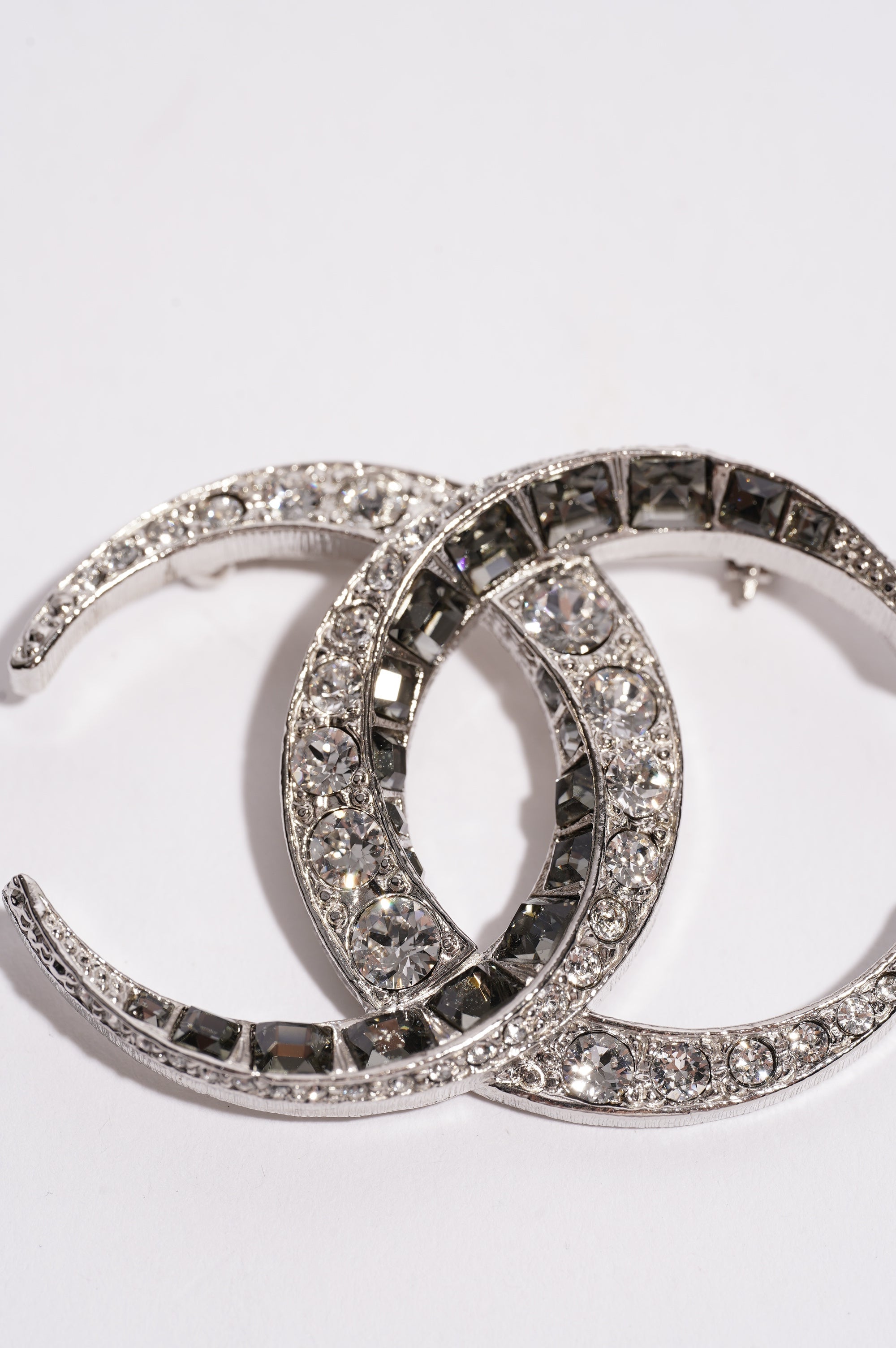 Chanel Womens Brooch Silver