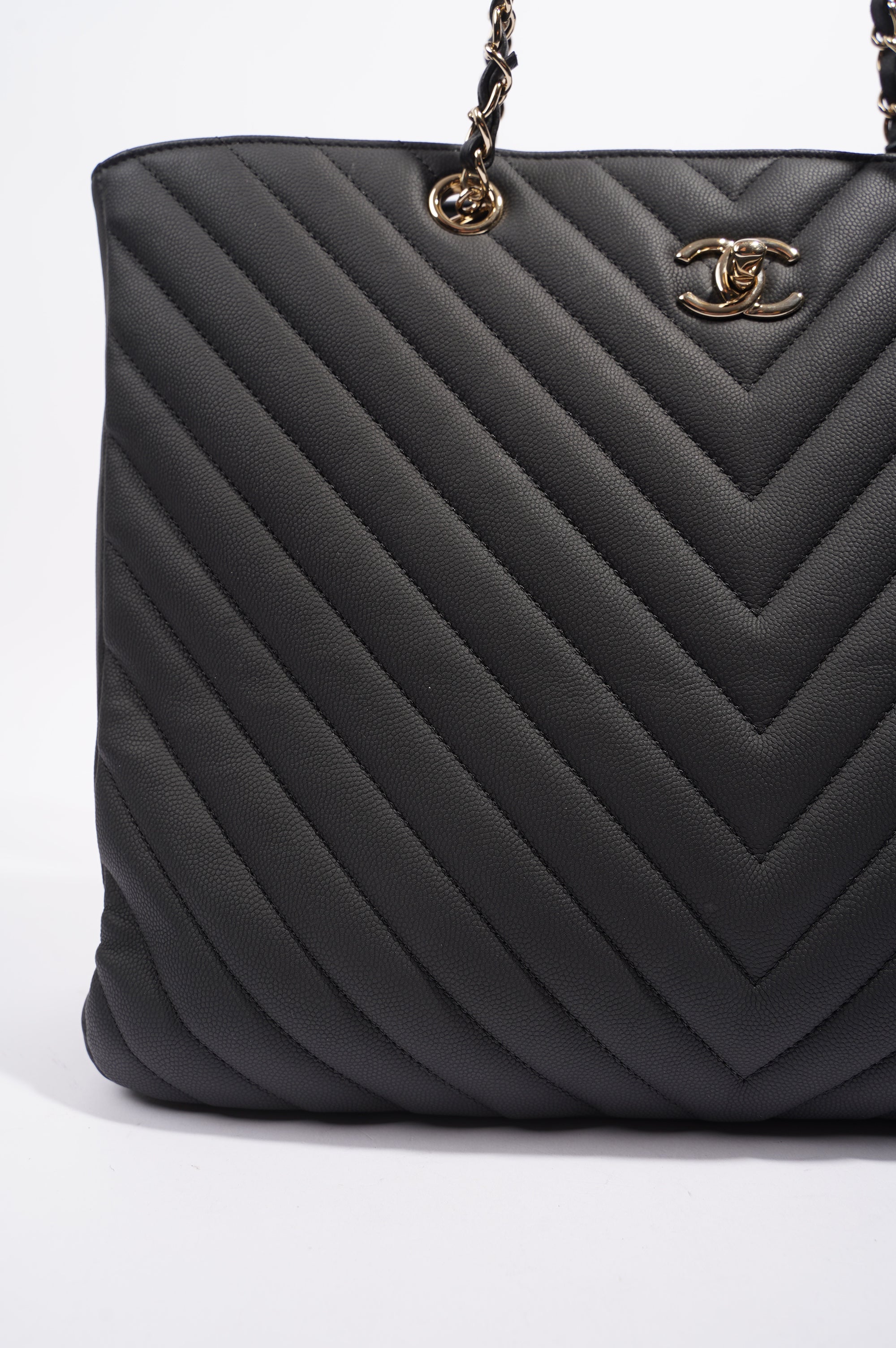 Chanel Womens Lambskin Classic Chevron Timeless Tote Black