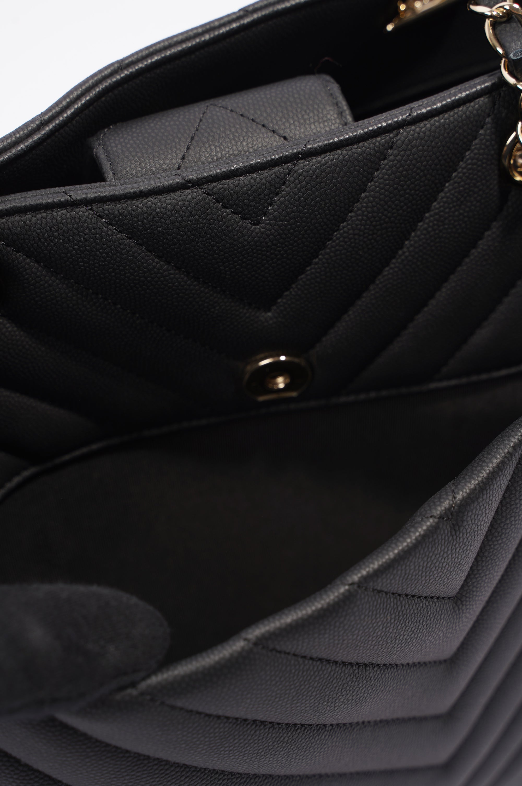 Chanel Womens Lambskin Classic Chevron Timeless Tote Black