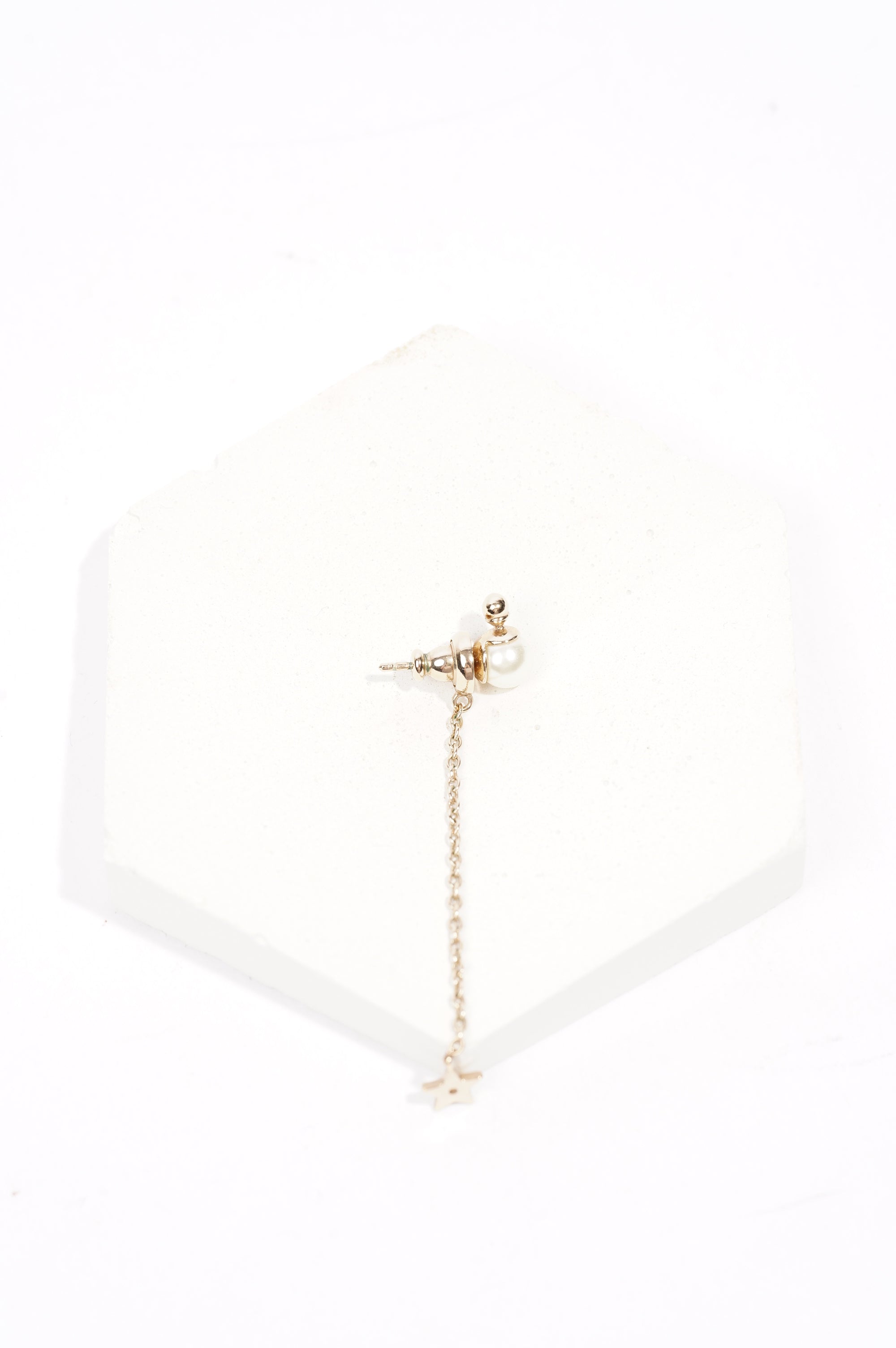 Christian Dior Womens Tribales Earrings Gold / Pearl