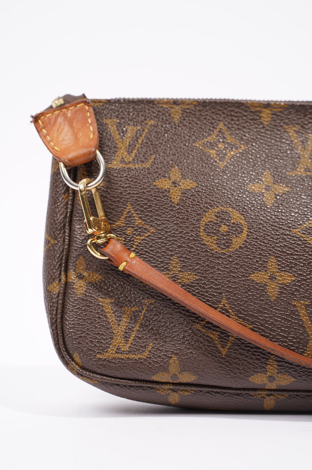 Louis Vuitton Womens Vintage Pochette Accessoire Monogram