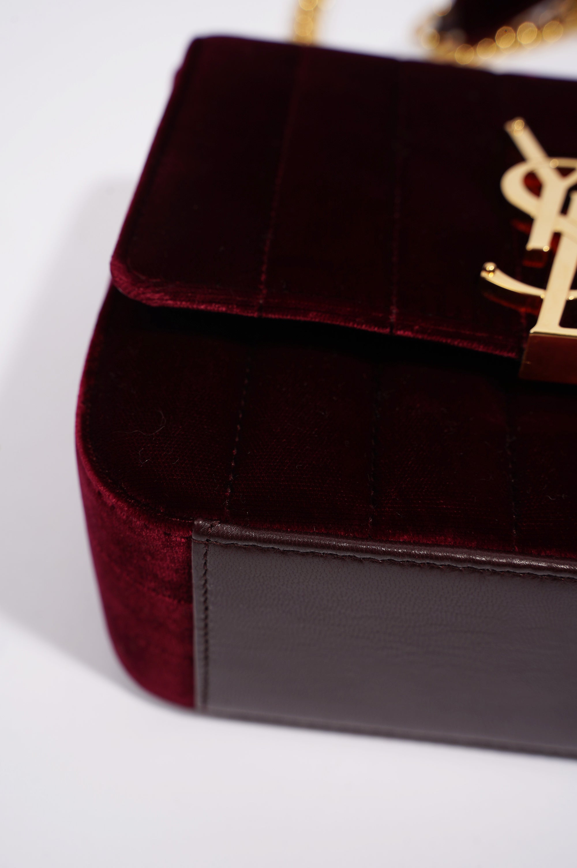 Saint Laurent Womens Vicky Burgundy Velvet Small