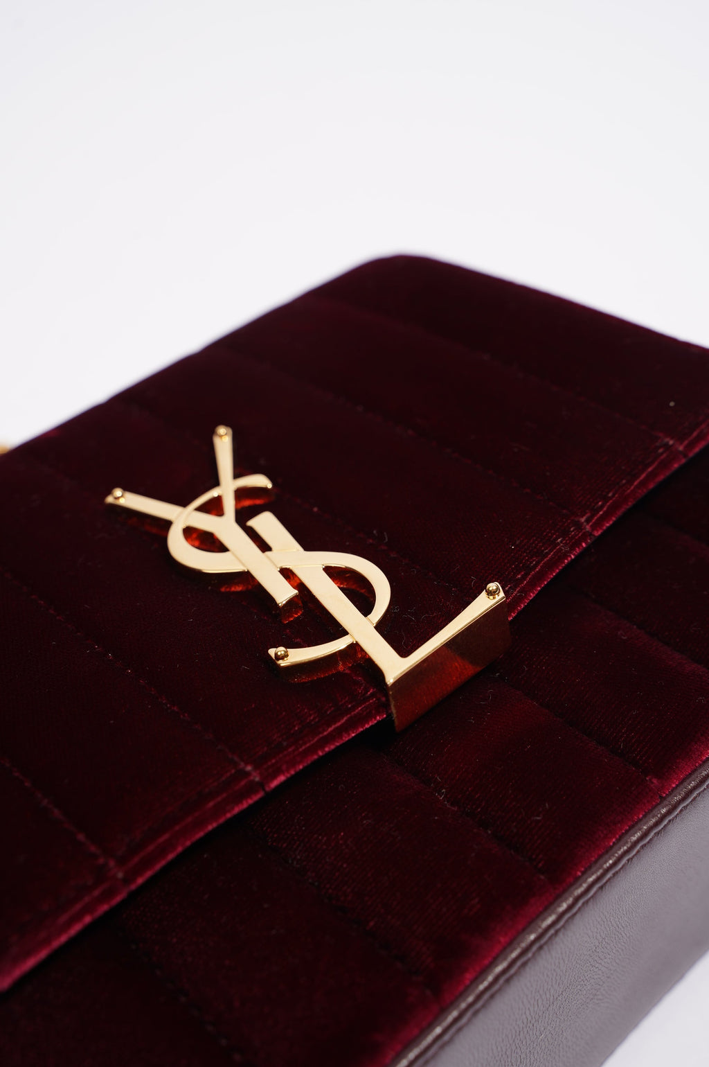 Saint Laurent Womens Vicky Burgundy Velvet Small