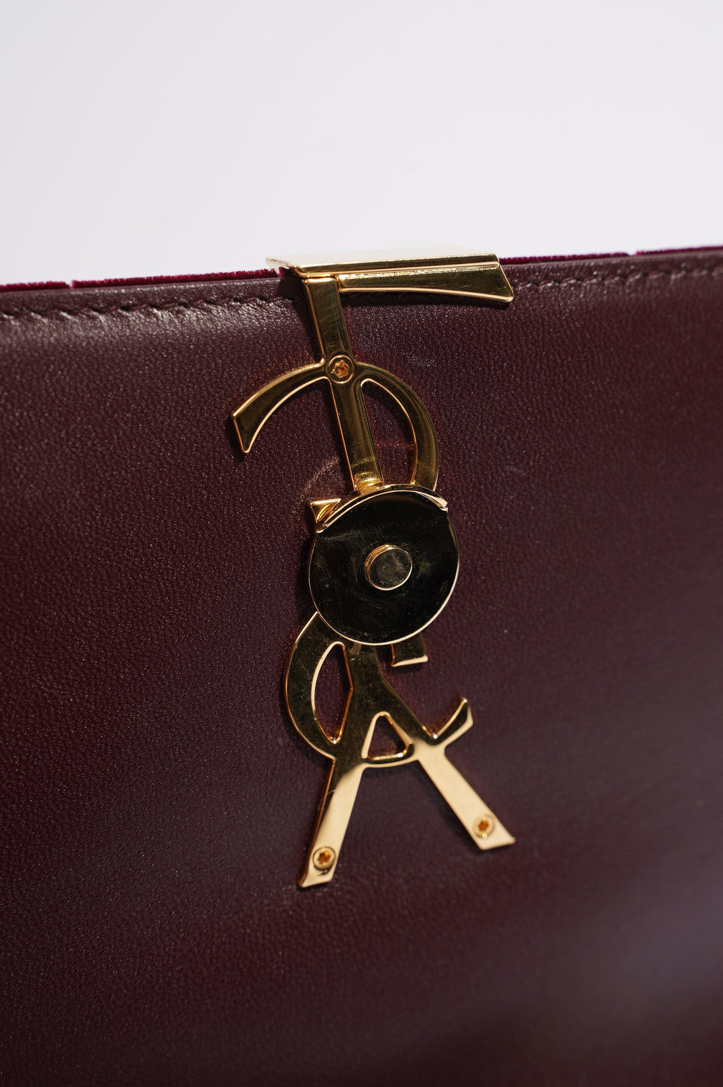 Saint Laurent Womens Vicky Burgundy Velvet Small
