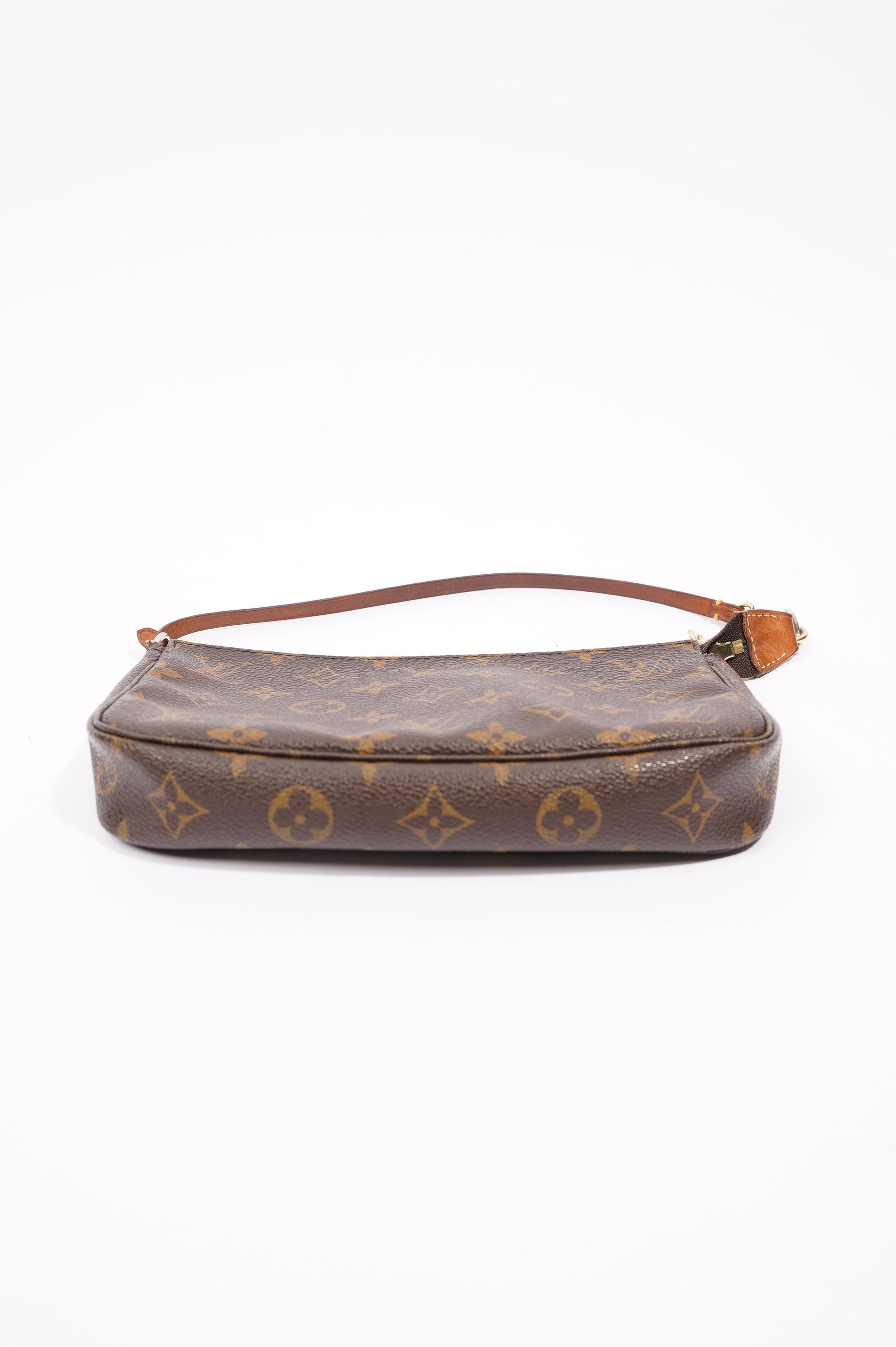 Louis Vuitton Womens Vintage Pochette Accessoire Monogram