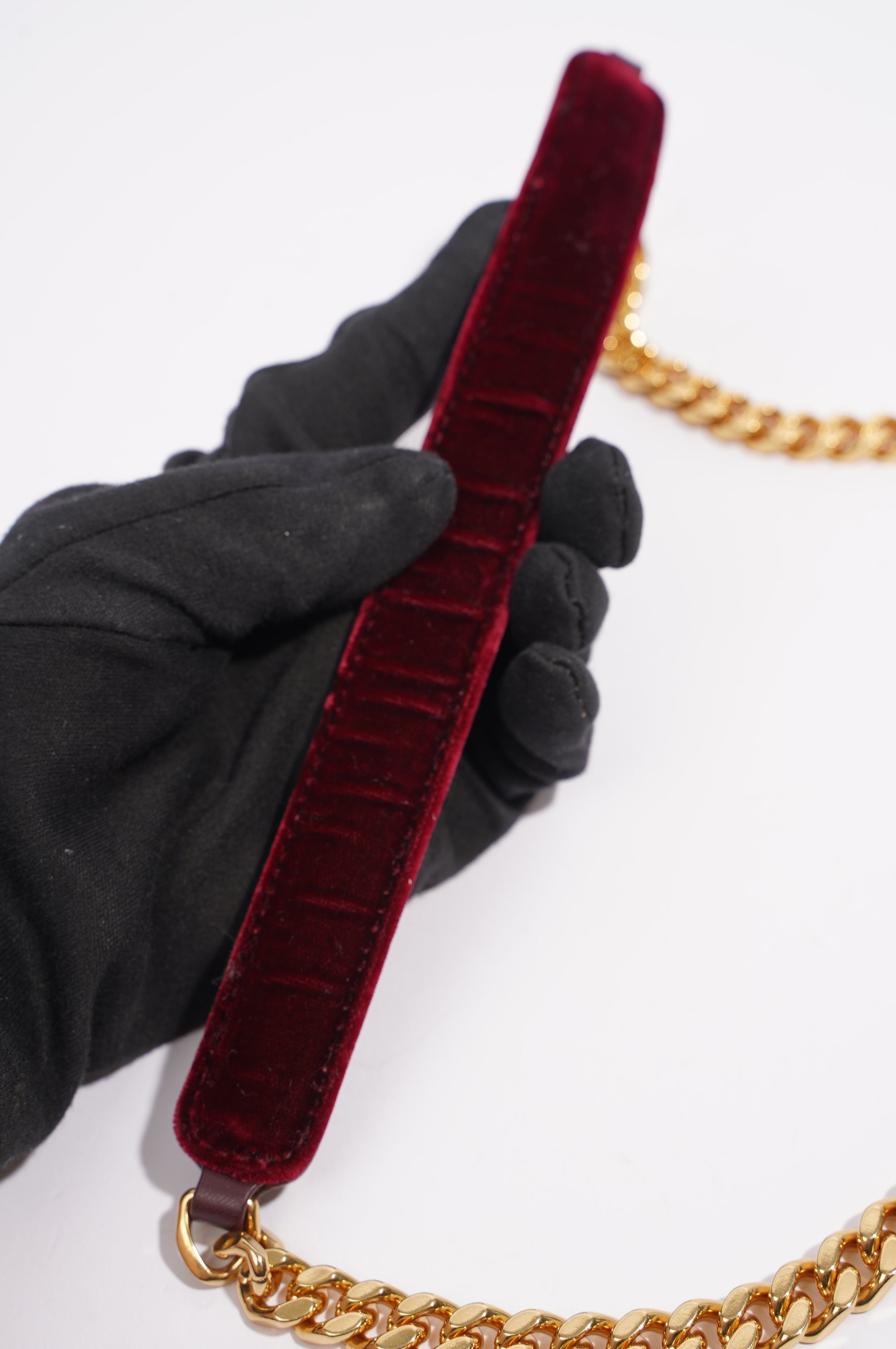 Saint Laurent Womens Vicky Burgundy Velvet Small