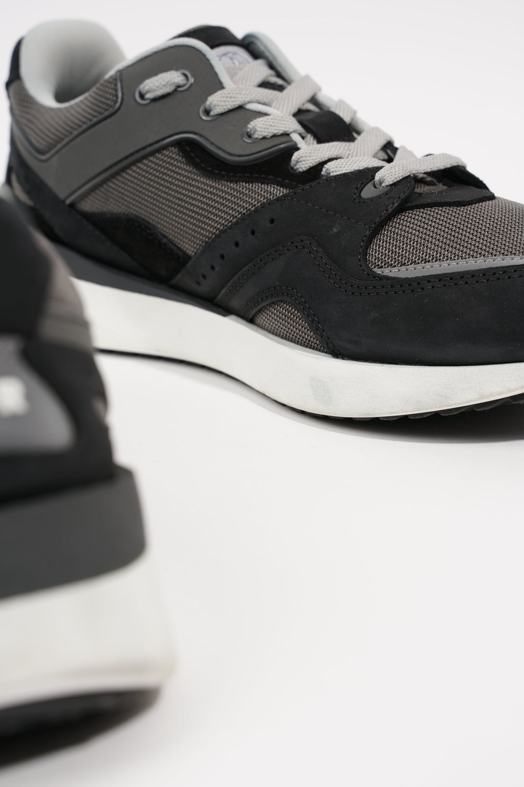 Christian Dior Mens B29 Sneaker Grey / Black EU 42 / UK 8