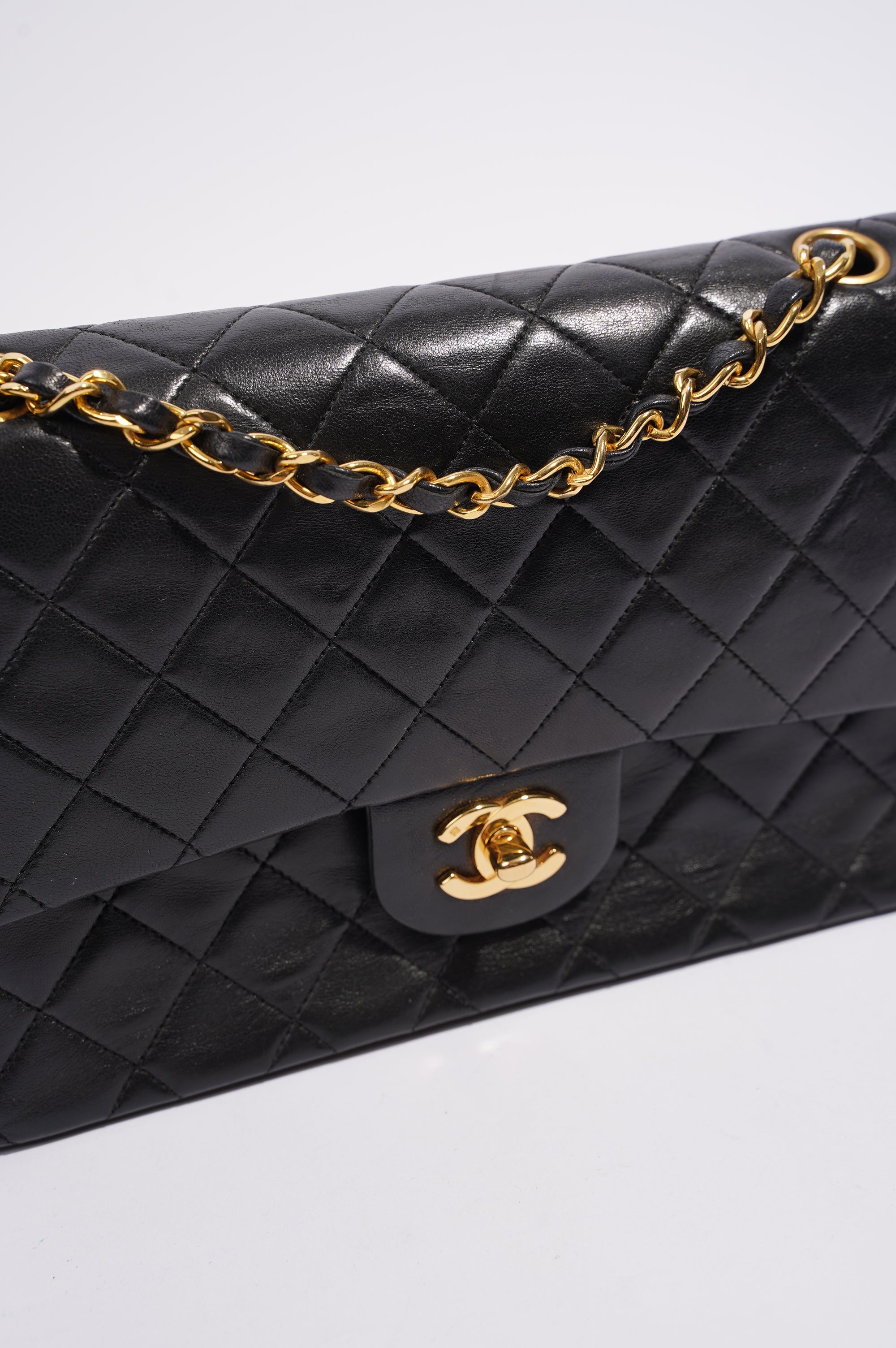 Chanel Womens Vintage Lambskin Classic Flap Black Medium