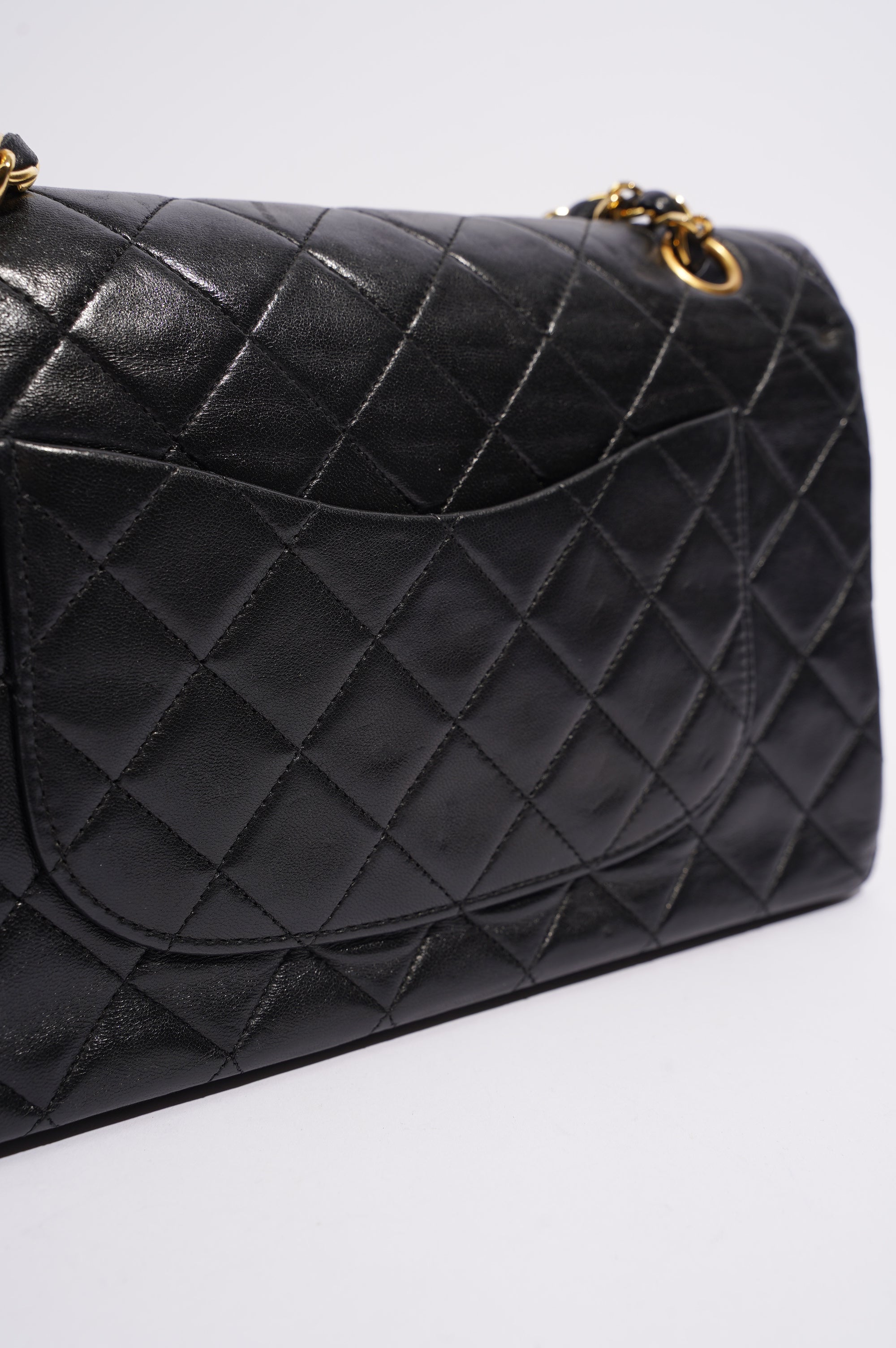 Chanel Womens Vintage Lambskin Classic Flap Black Medium