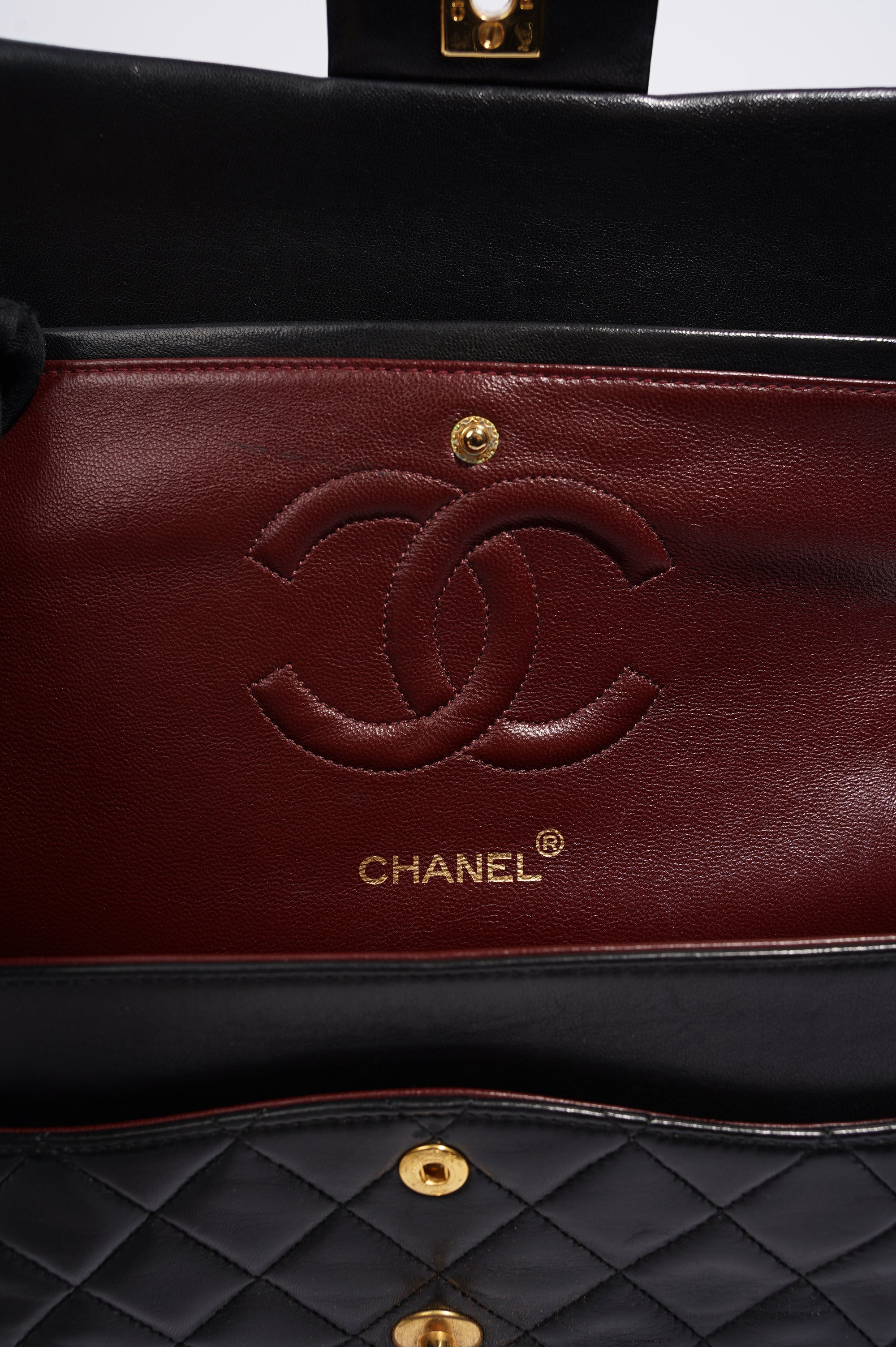 Chanel Womens Vintage Lambskin Classic Flap Black Medium