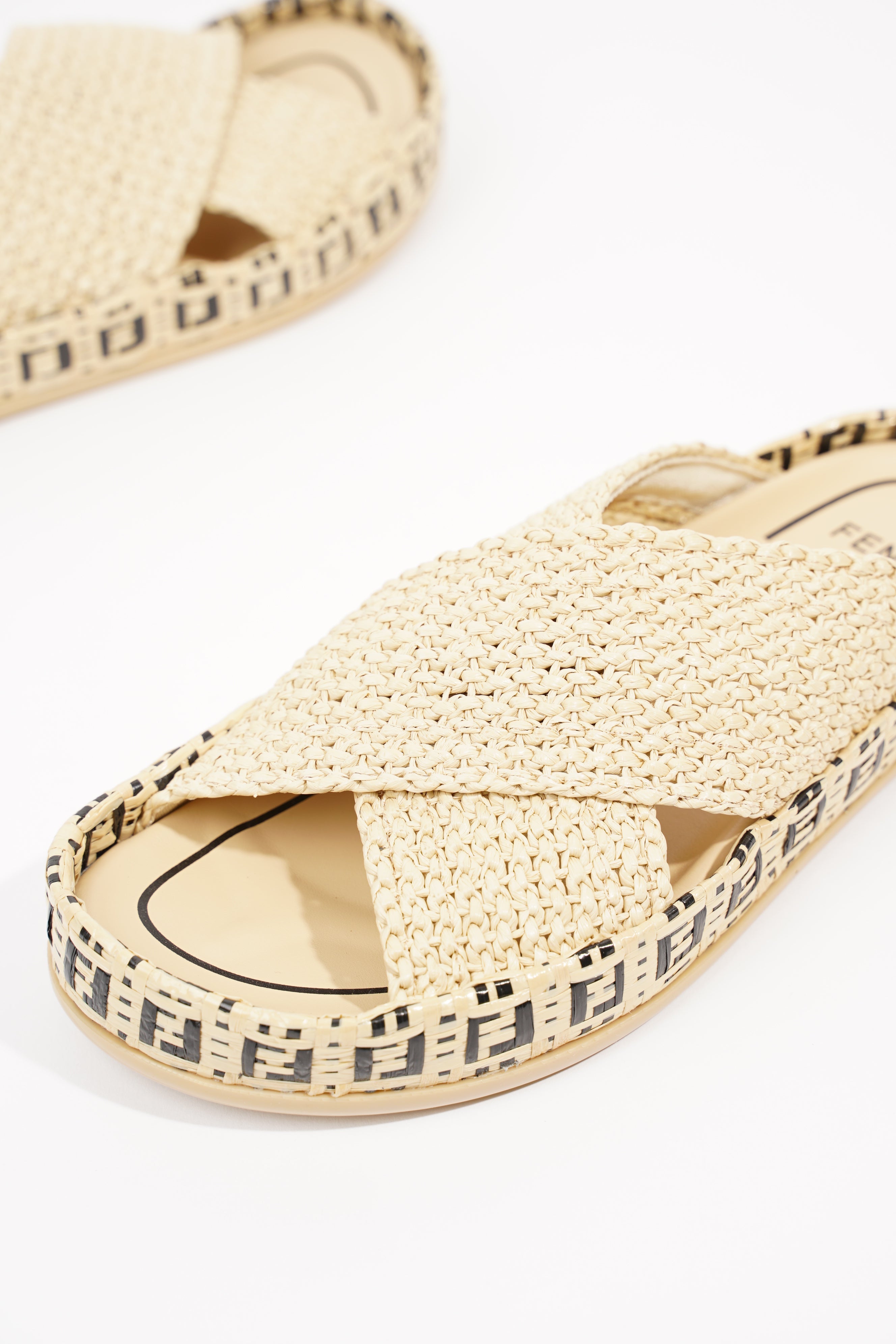 Fendi Womens Raffia Slides Beige EU 38 / UK 5
