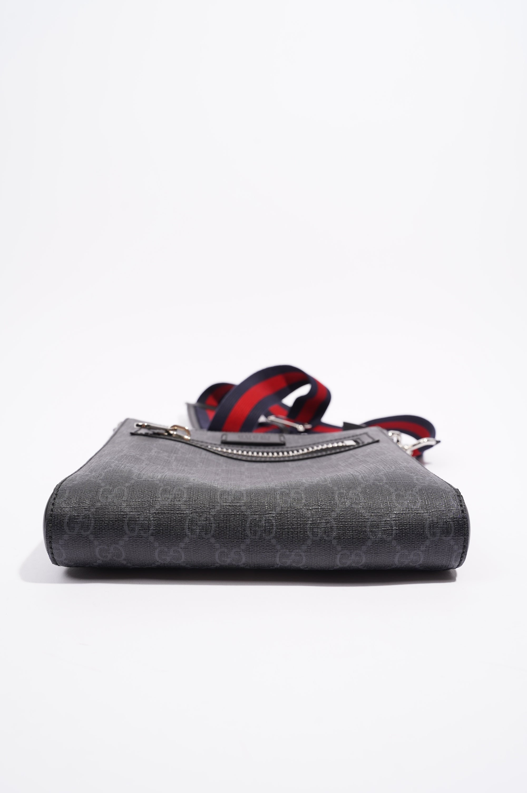 Gucci Mens GG Messenger Bag Black Small