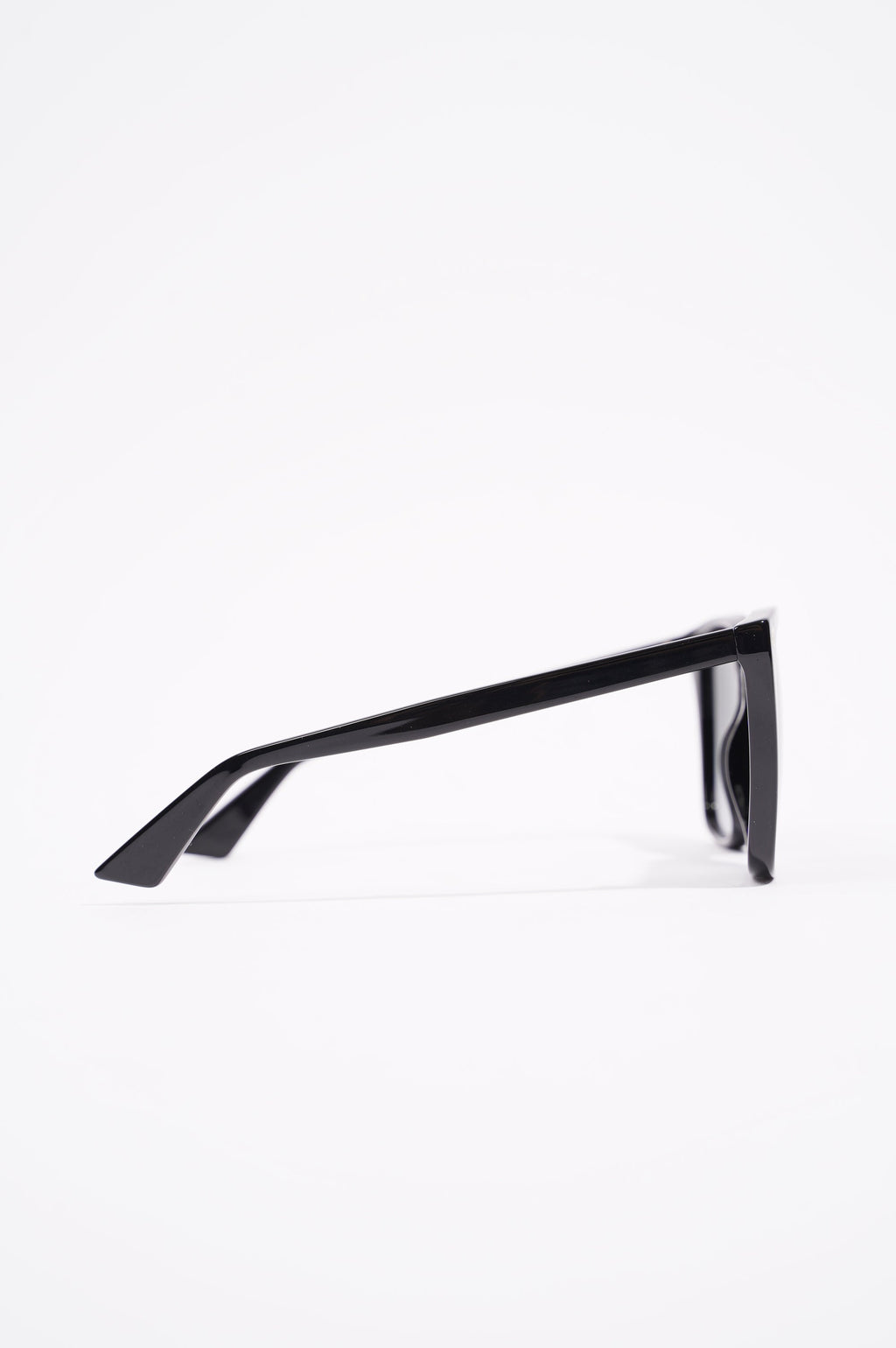 Gucci Womens GG0022S Sunglasses Black 140