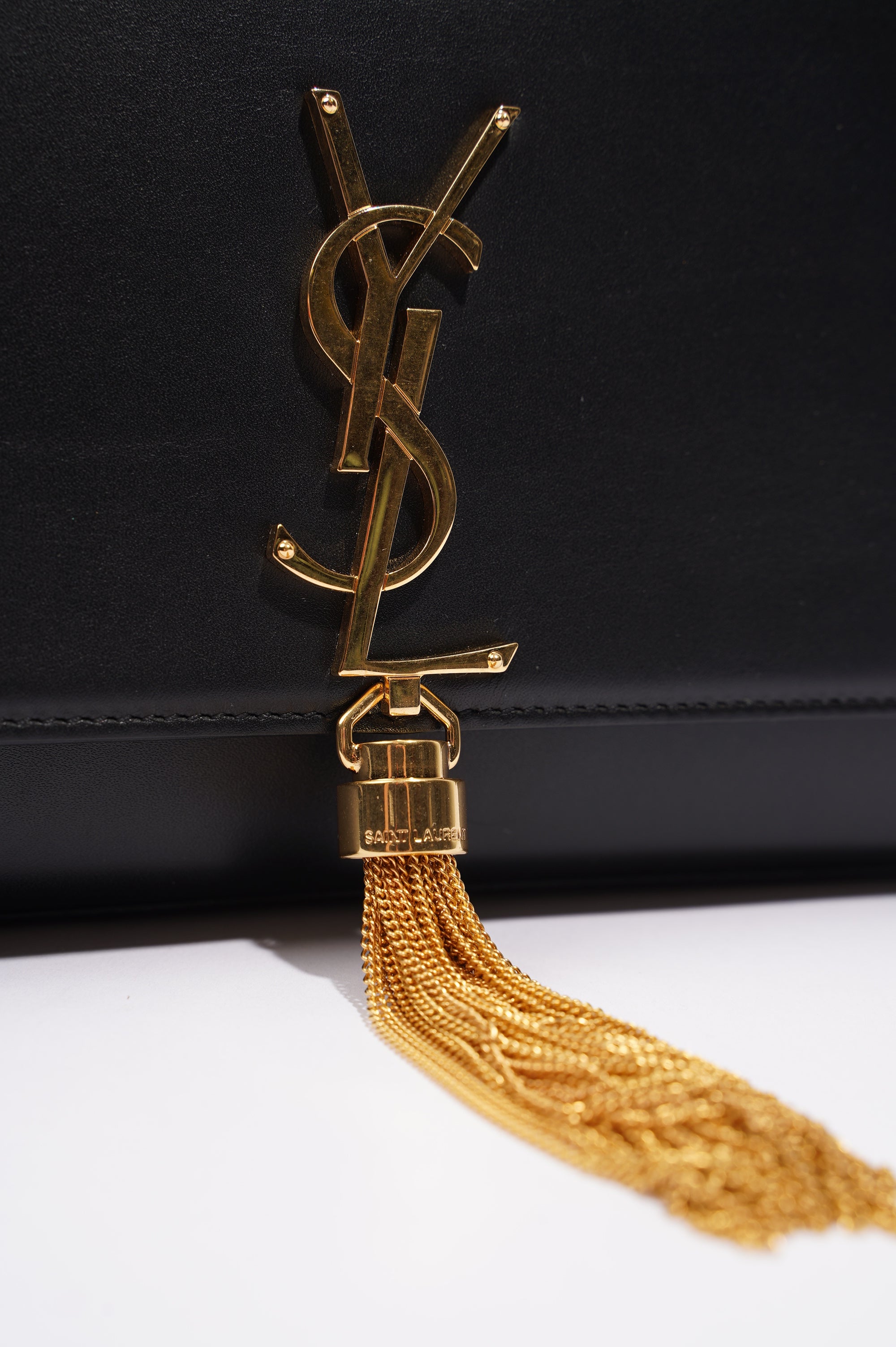 Saint Laurent Womens Kate Tassle Bag Black Leather / Gold Medium