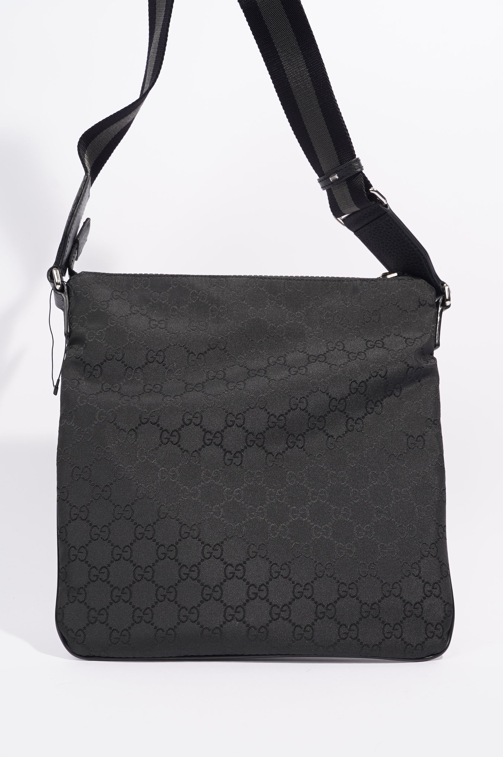 Gucci Mens Front Zip Flat Messenger Bag Black Nylon