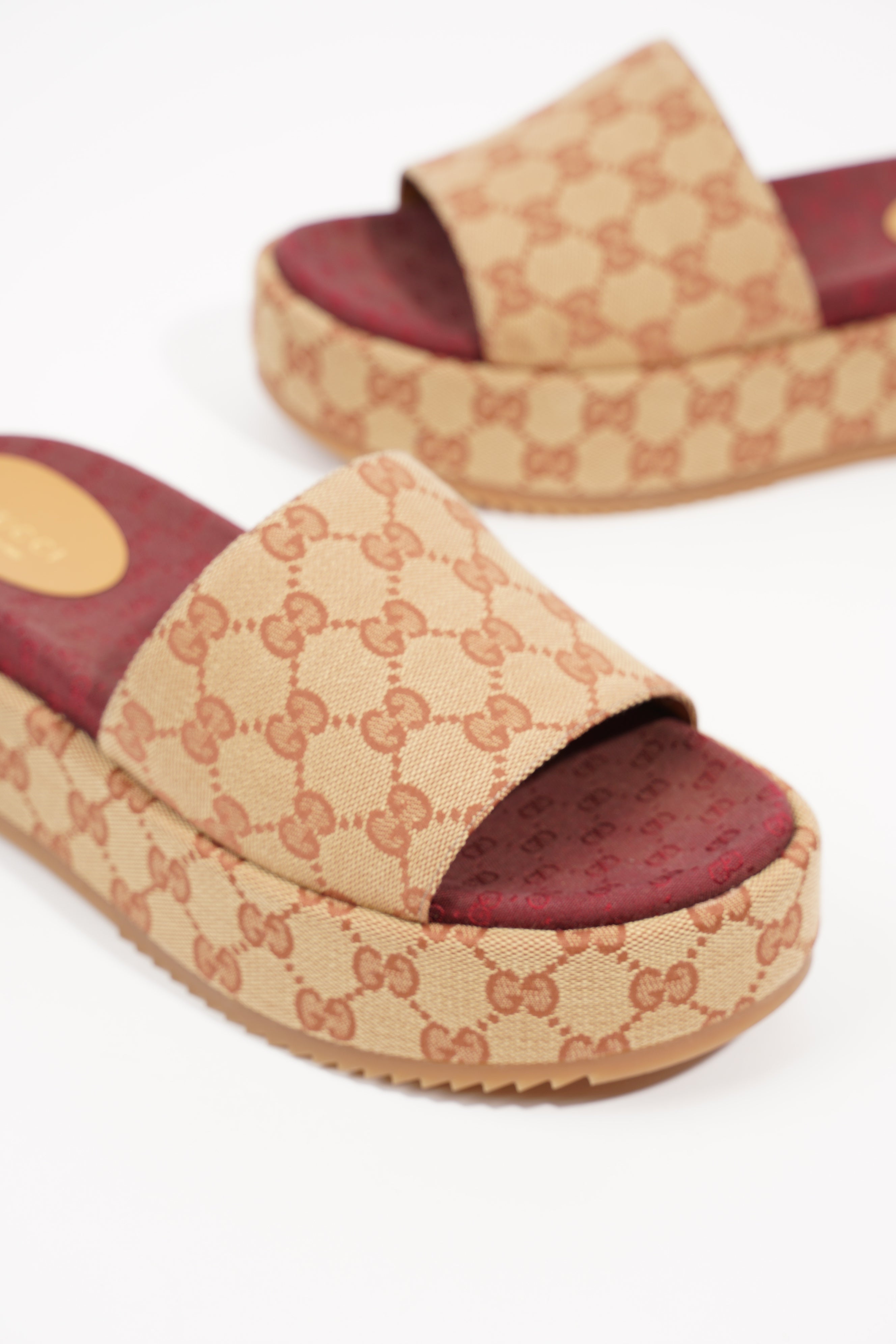 Gucci Womens Original GG Slide Sandal Beige / Brick Red EU 39.5 / UK 6.5