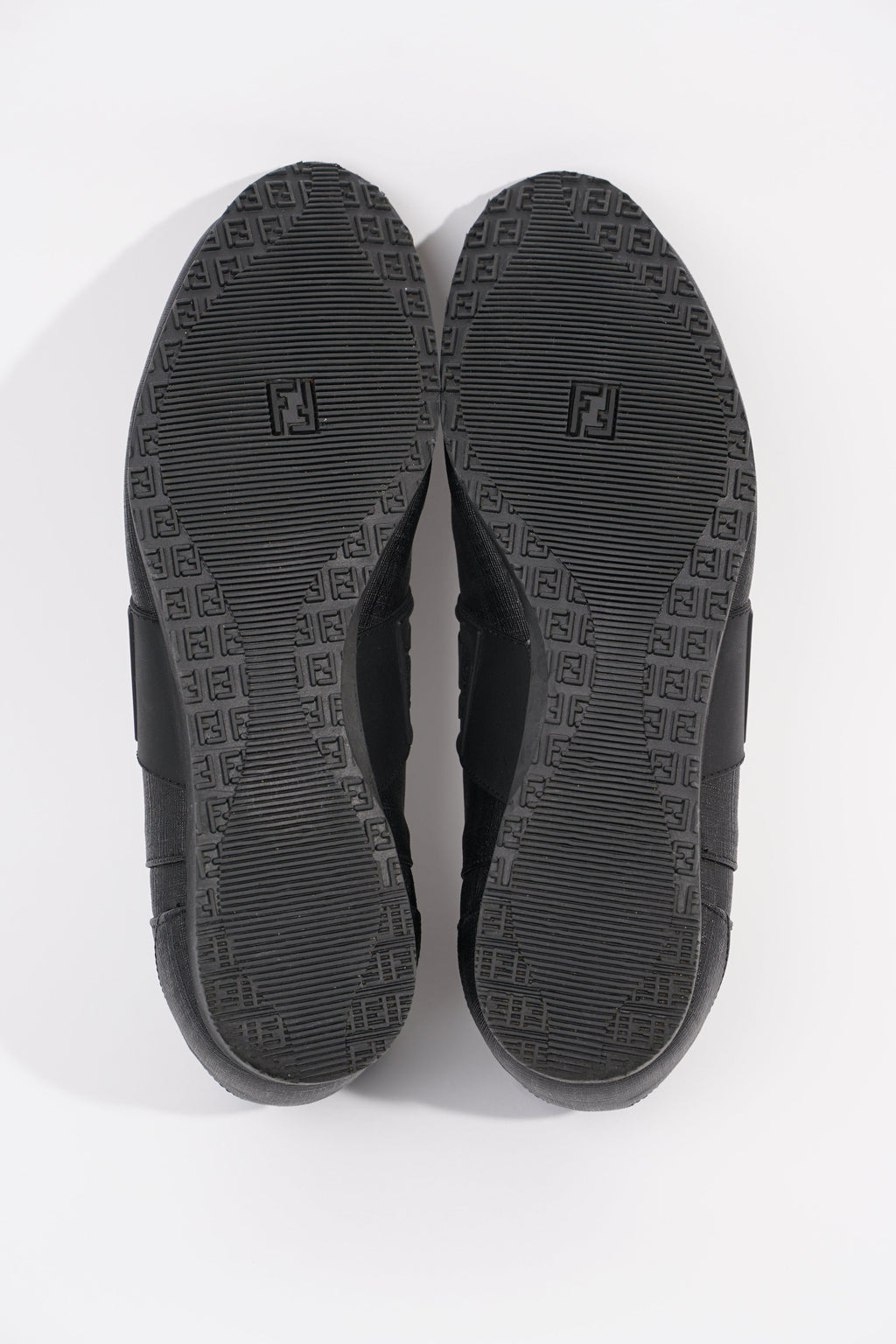 Fendi Mens Low Top Sneaker EU 40.5 / UK 6.5