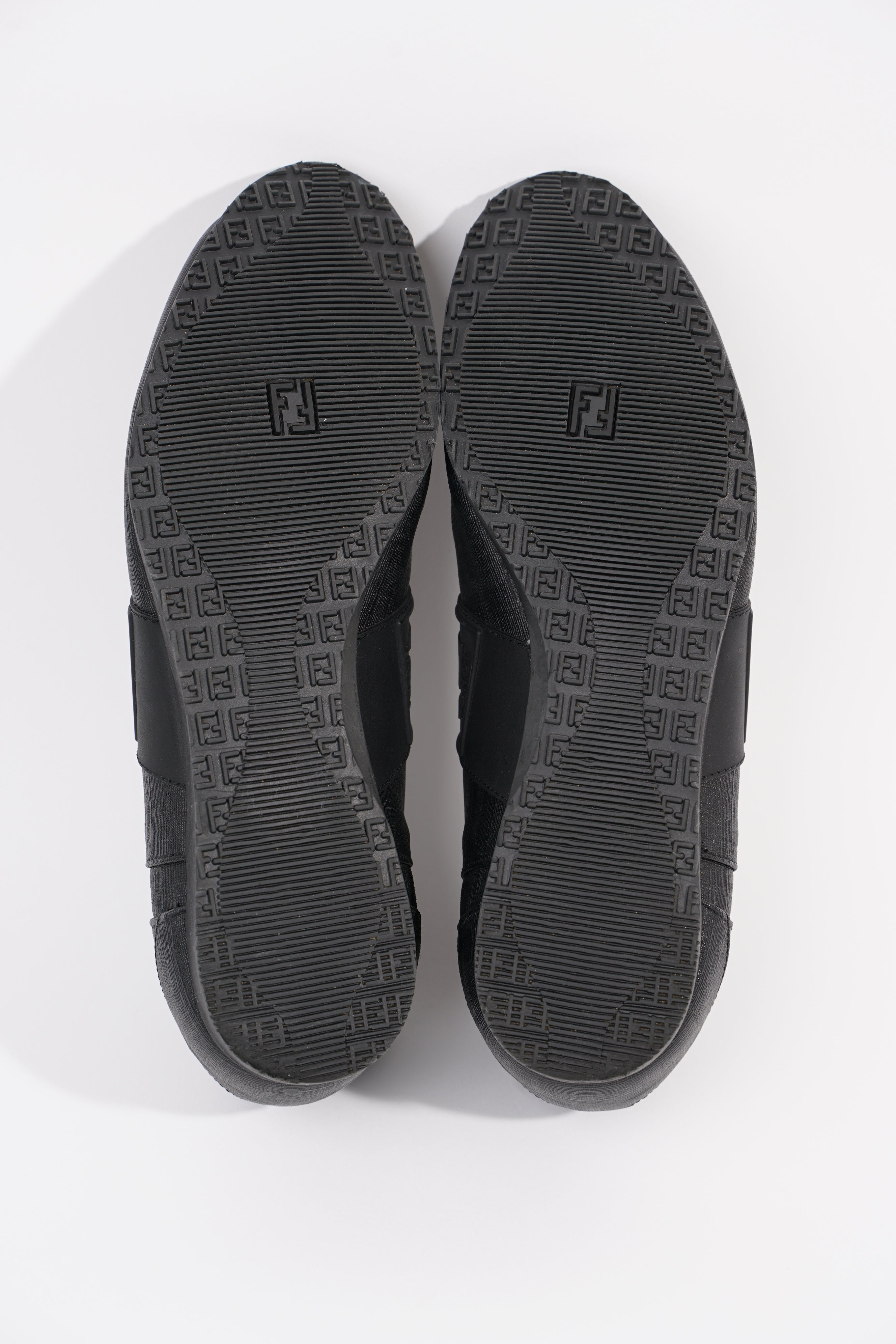 Fendi Mens Low Top Sneaker EU 40.5 / UK 6.5