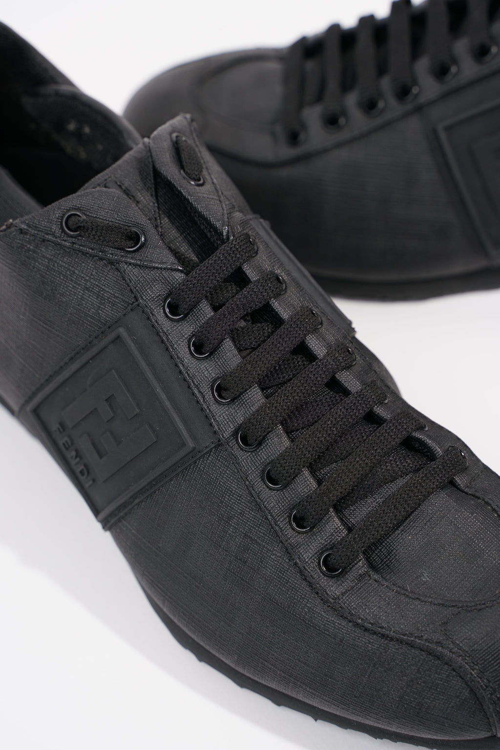 Fendi Mens Low Top Sneaker EU 40.5 / UK 6.5