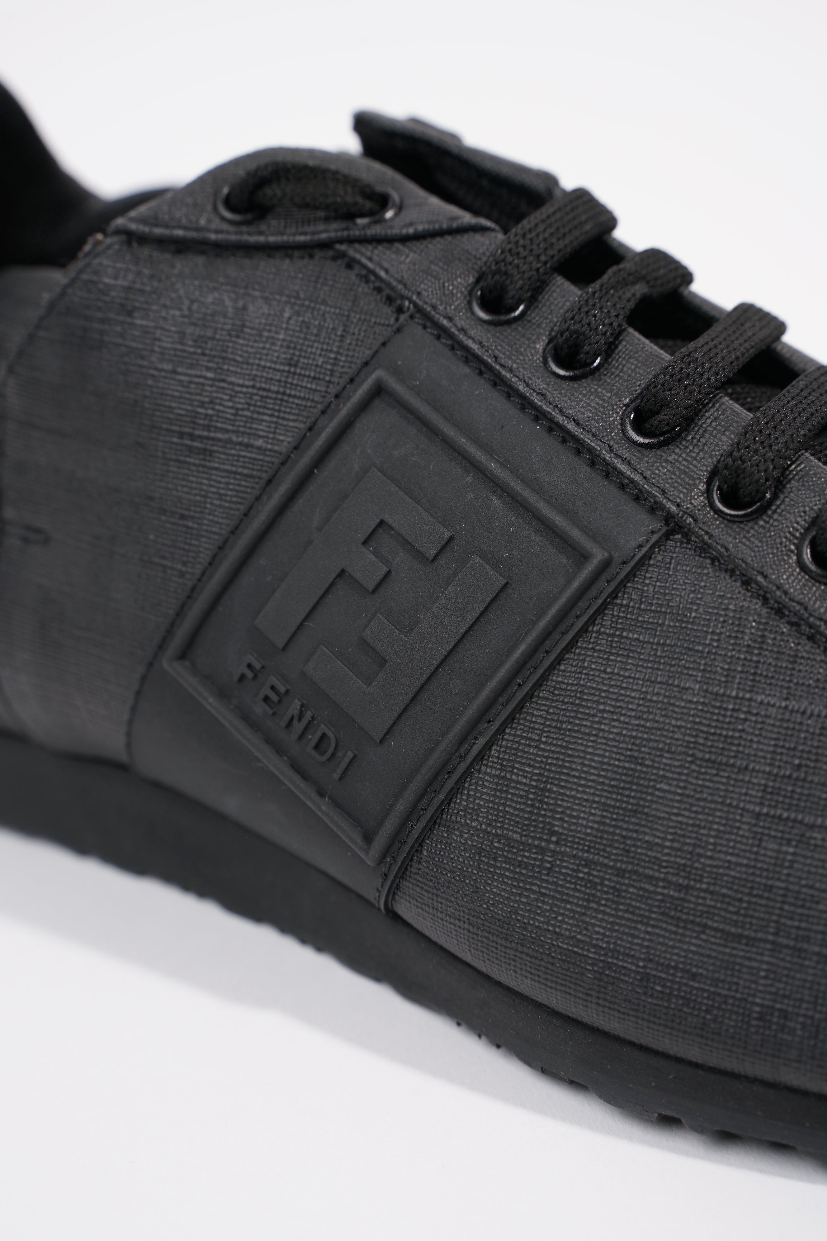 Fendi Mens Low Top Sneaker EU 40.5 / UK 6.5