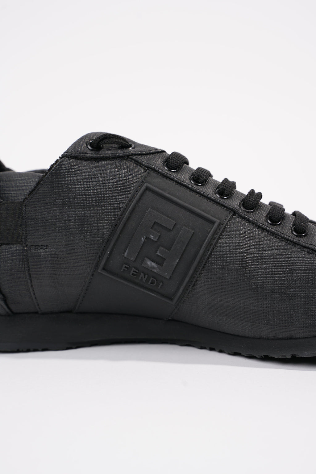 Fendi Mens Low Top Sneaker EU 40.5 / UK 6.5