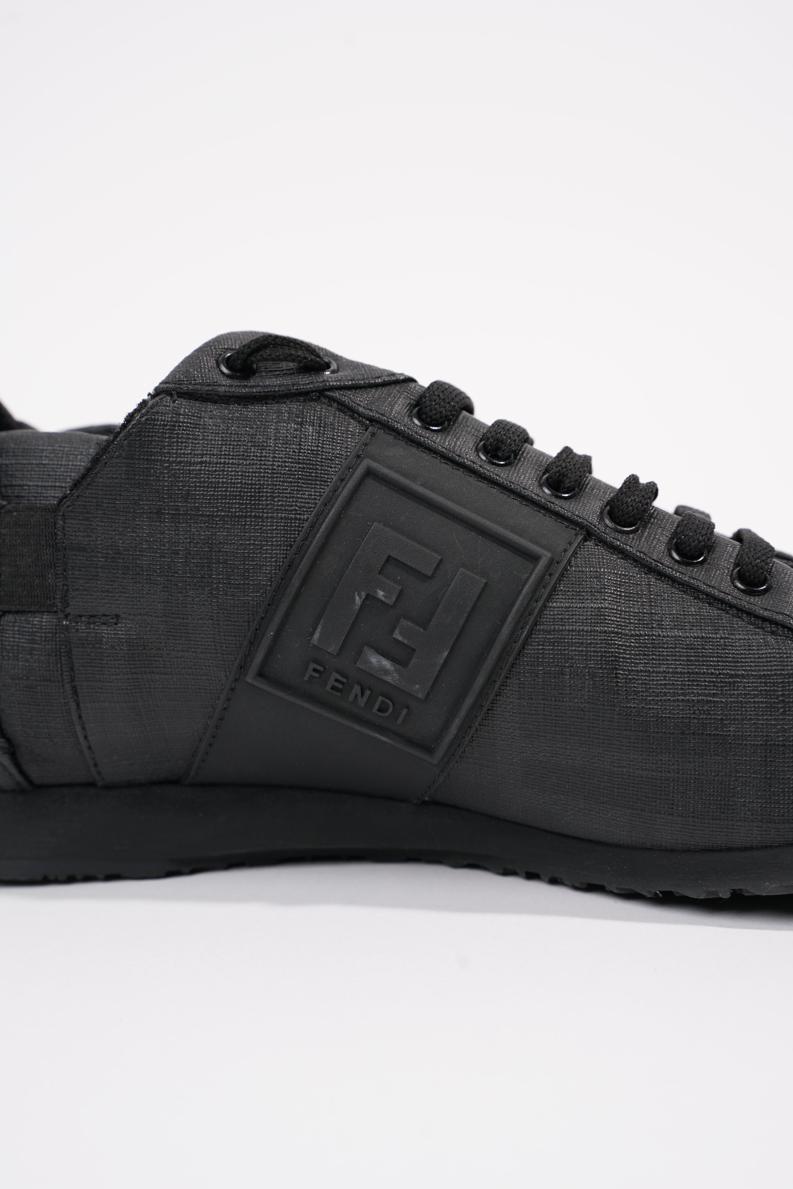 Fendi Mens Low Top Sneaker EU 40.5 / UK 6.5