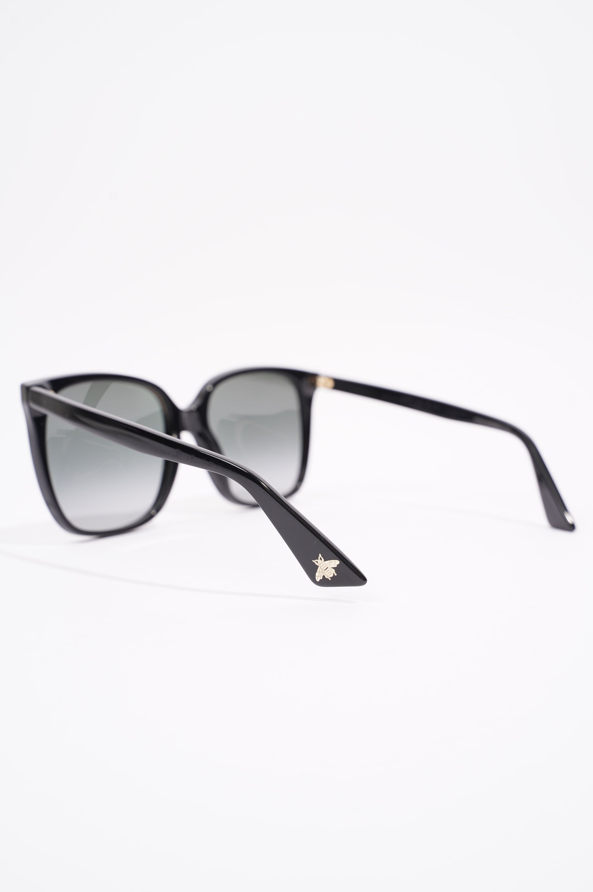 Gucci Womens Oversized Sunglasses Black Acetate 140