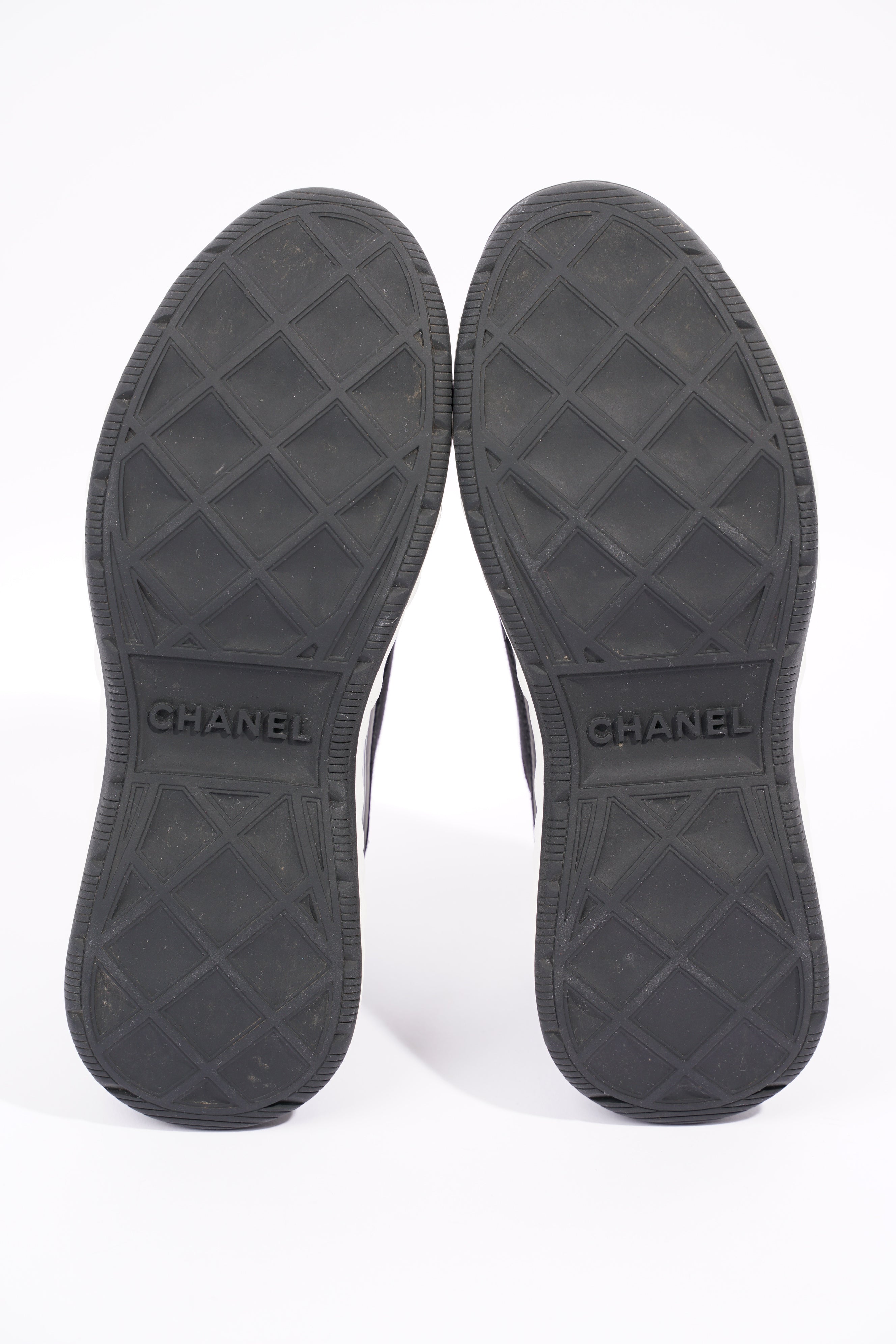 Chanel Womens CC Logo Black / White EU 37 / UK 4