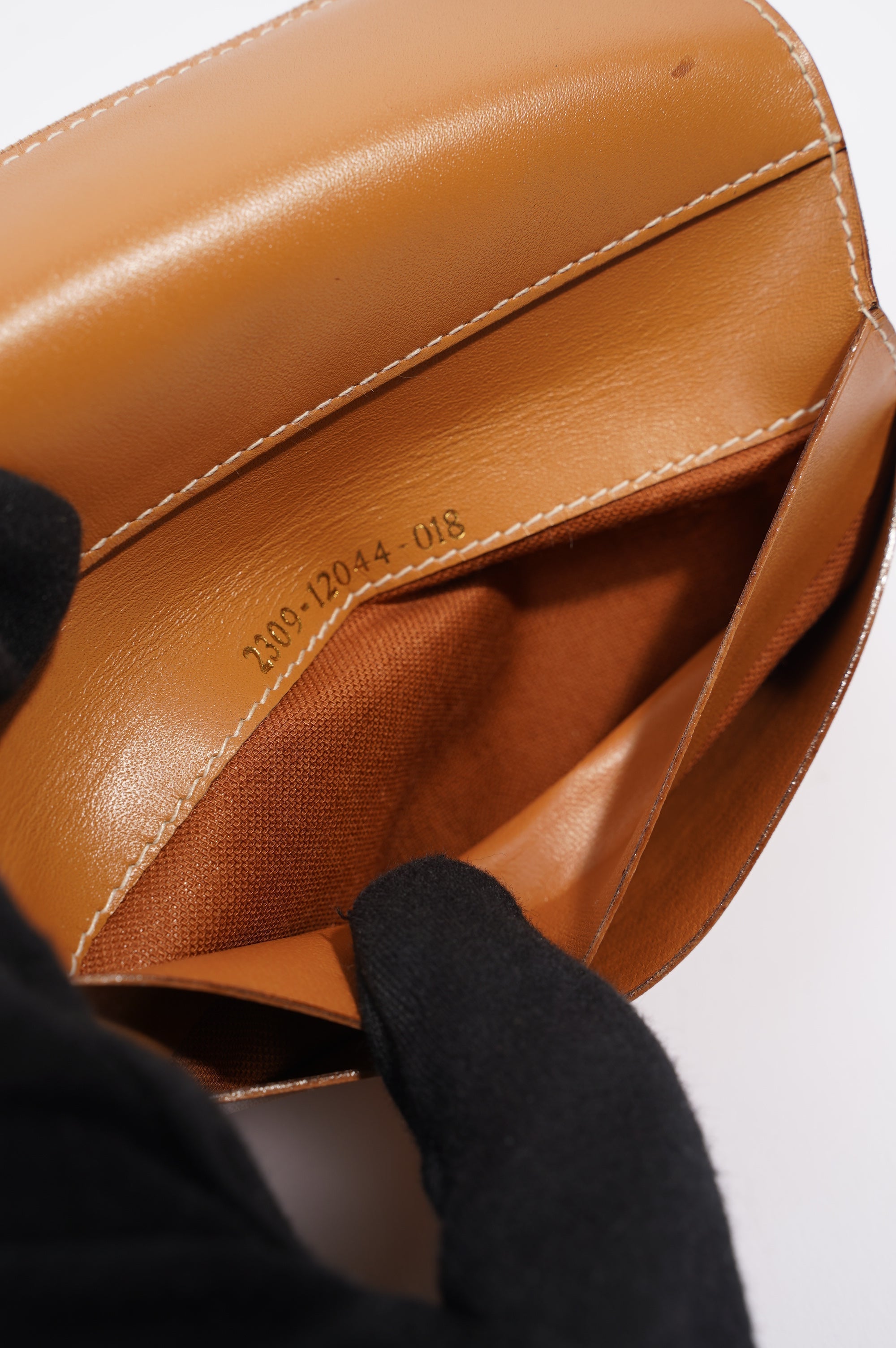 Fendi Womens Fendi Bi Fold Purse Brown / Black Canvas