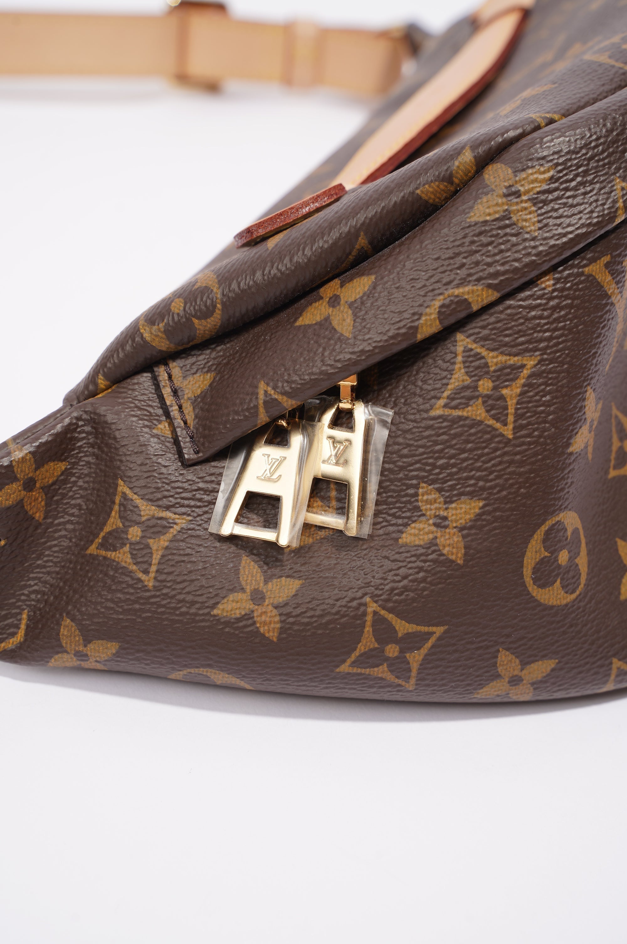 Louis Vuitton Womens Bumbag Monogram Canvas