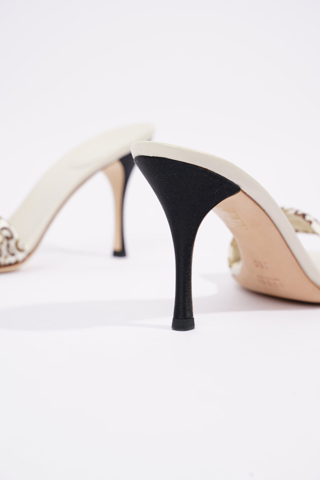 Gucci Womens Christelle Fabric Mule White EU 38 / UK 5