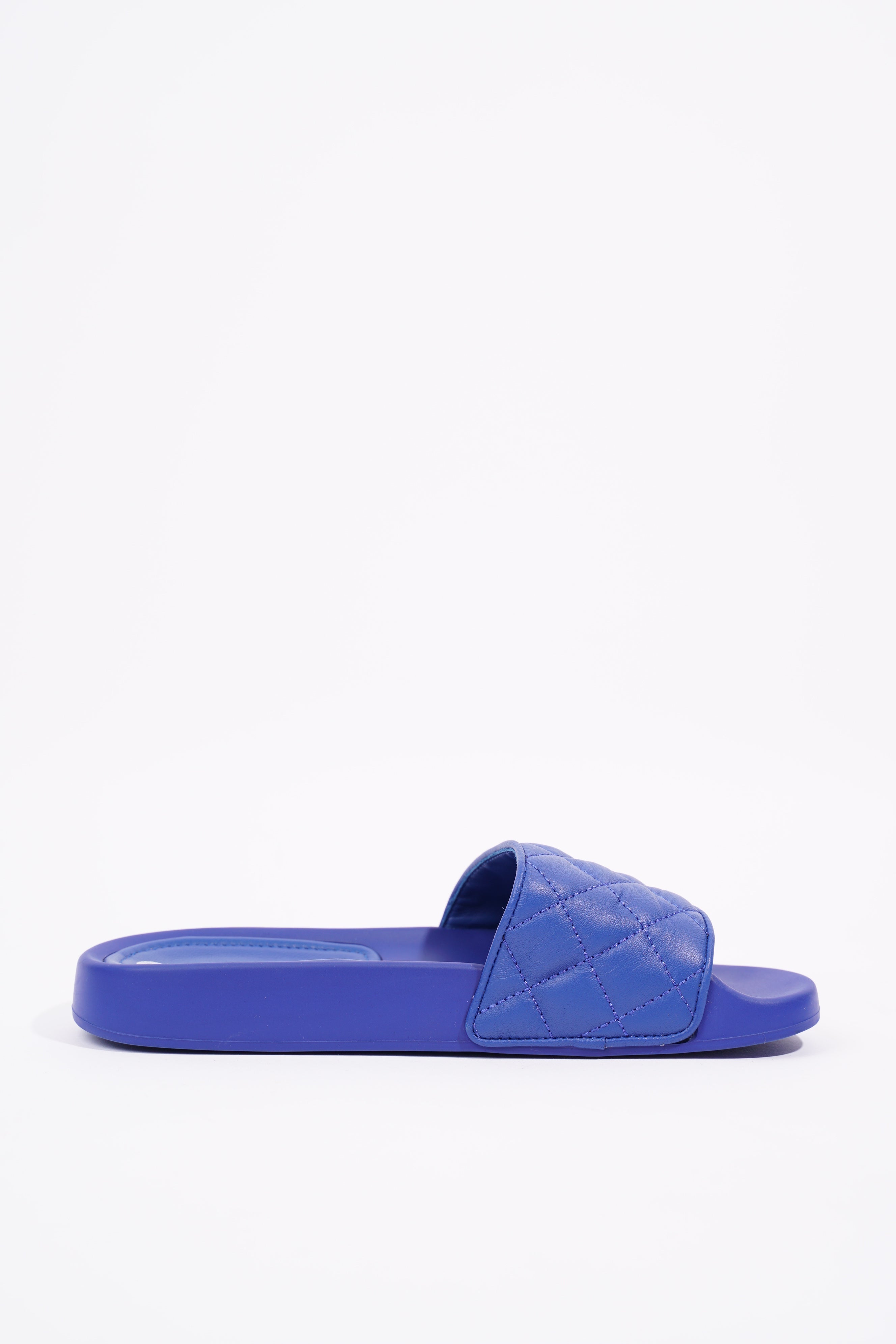 Chanel Womens Quilted Leather CC Slide Blue EU 35 / UK 2