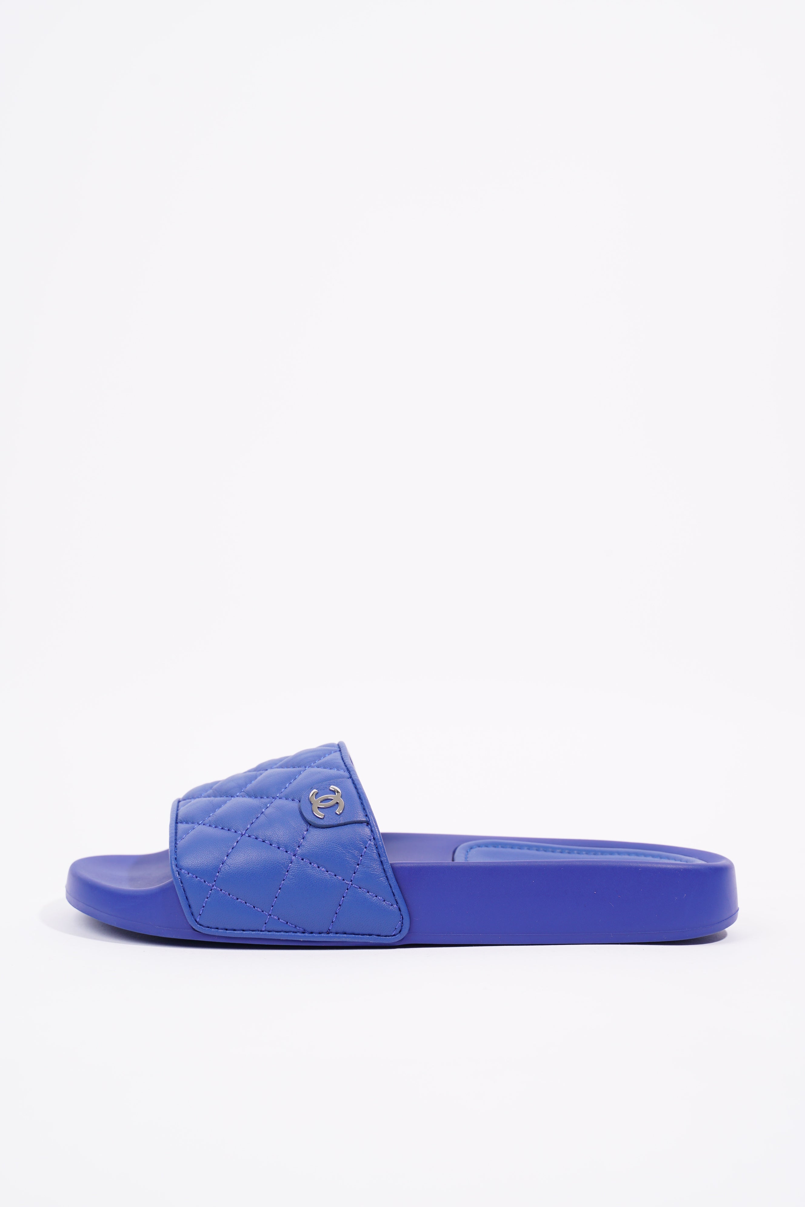 Chanel Womens Quilted Leather CC Slide Blue EU 35 / UK 2