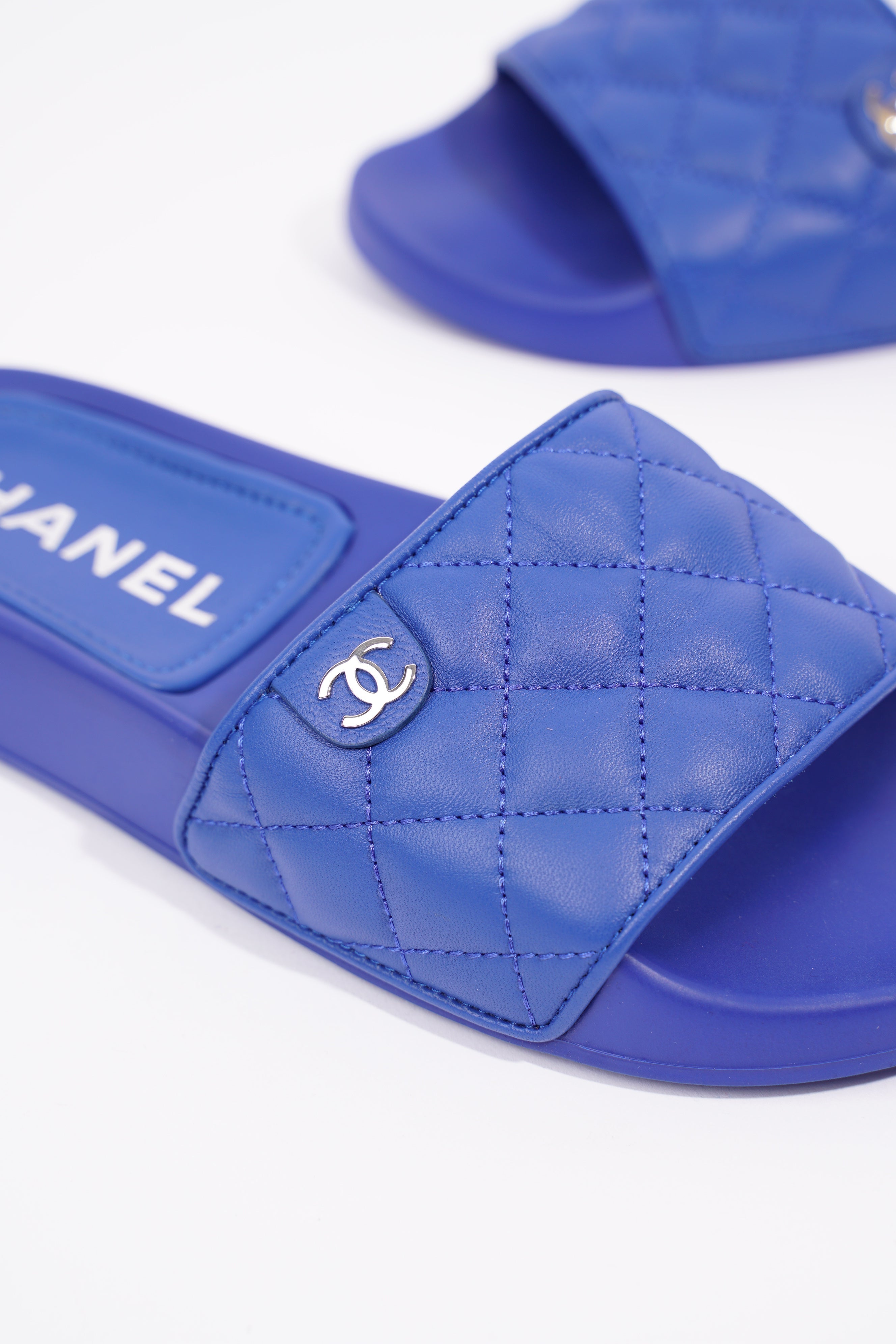 Chanel Womens Quilted Leather CC Slide Blue EU 35 / UK 2