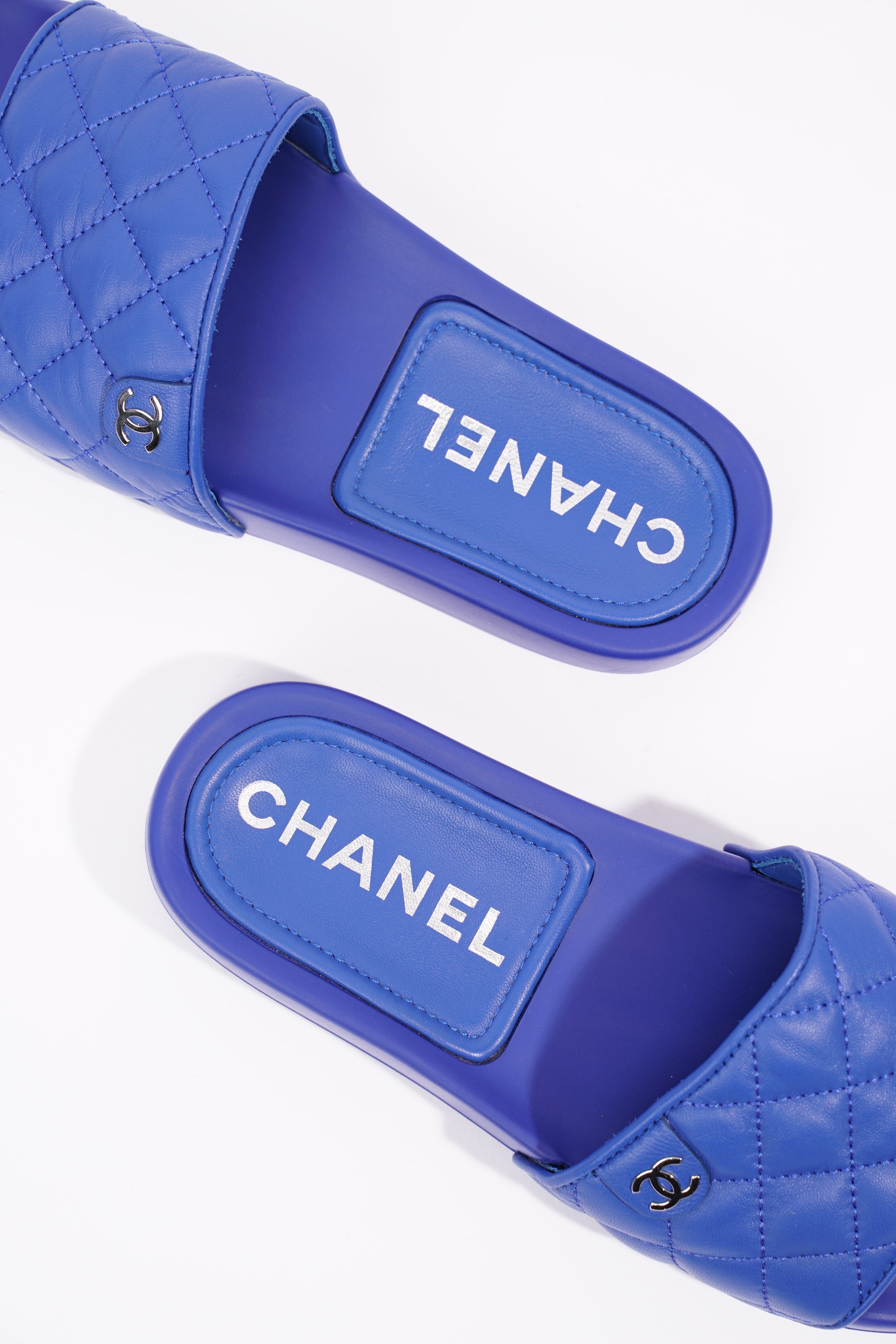 Chanel Womens Quilted Leather CC Slide Blue EU 35 / UK 2