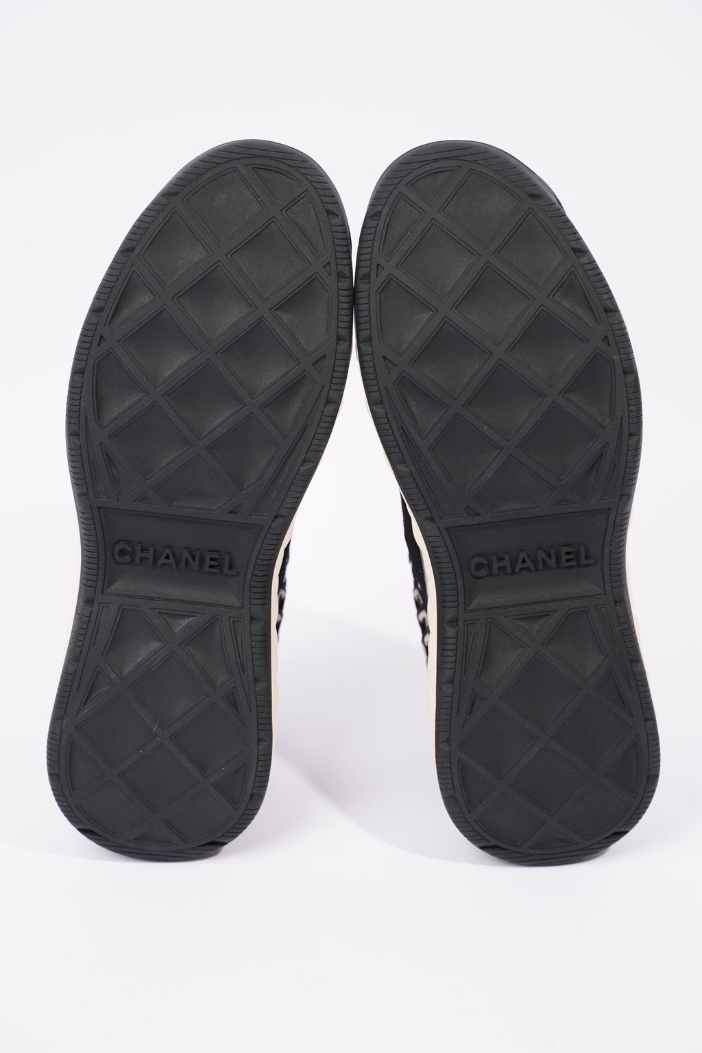 Chanel Womens CC Tweed Sneaker Black / White EU 37 / UK 4