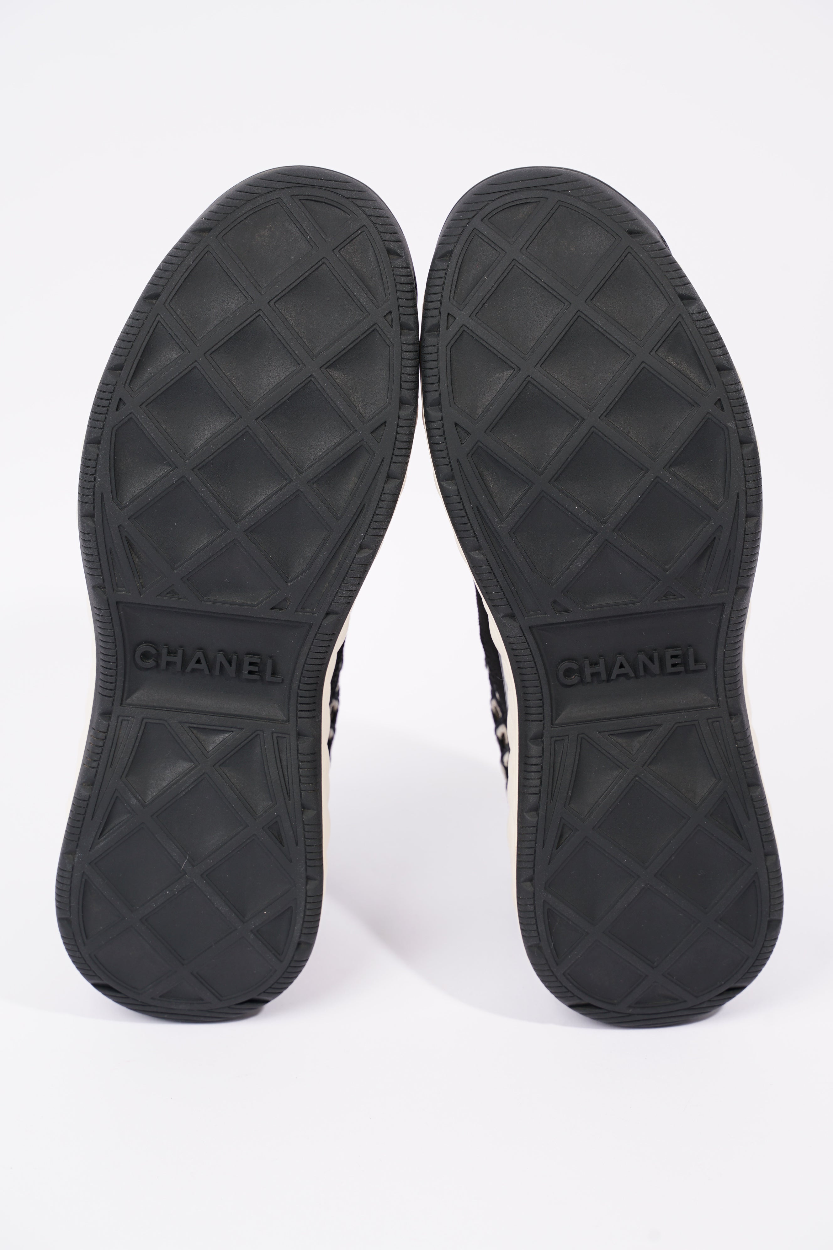 Chanel Womens CC Tweed Sneaker Black / White EU 37 / UK 4