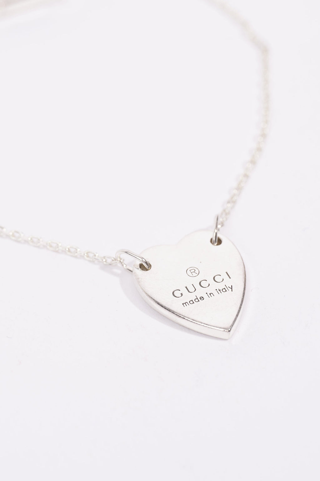 Gucci Womens Heart Bracelet Silver