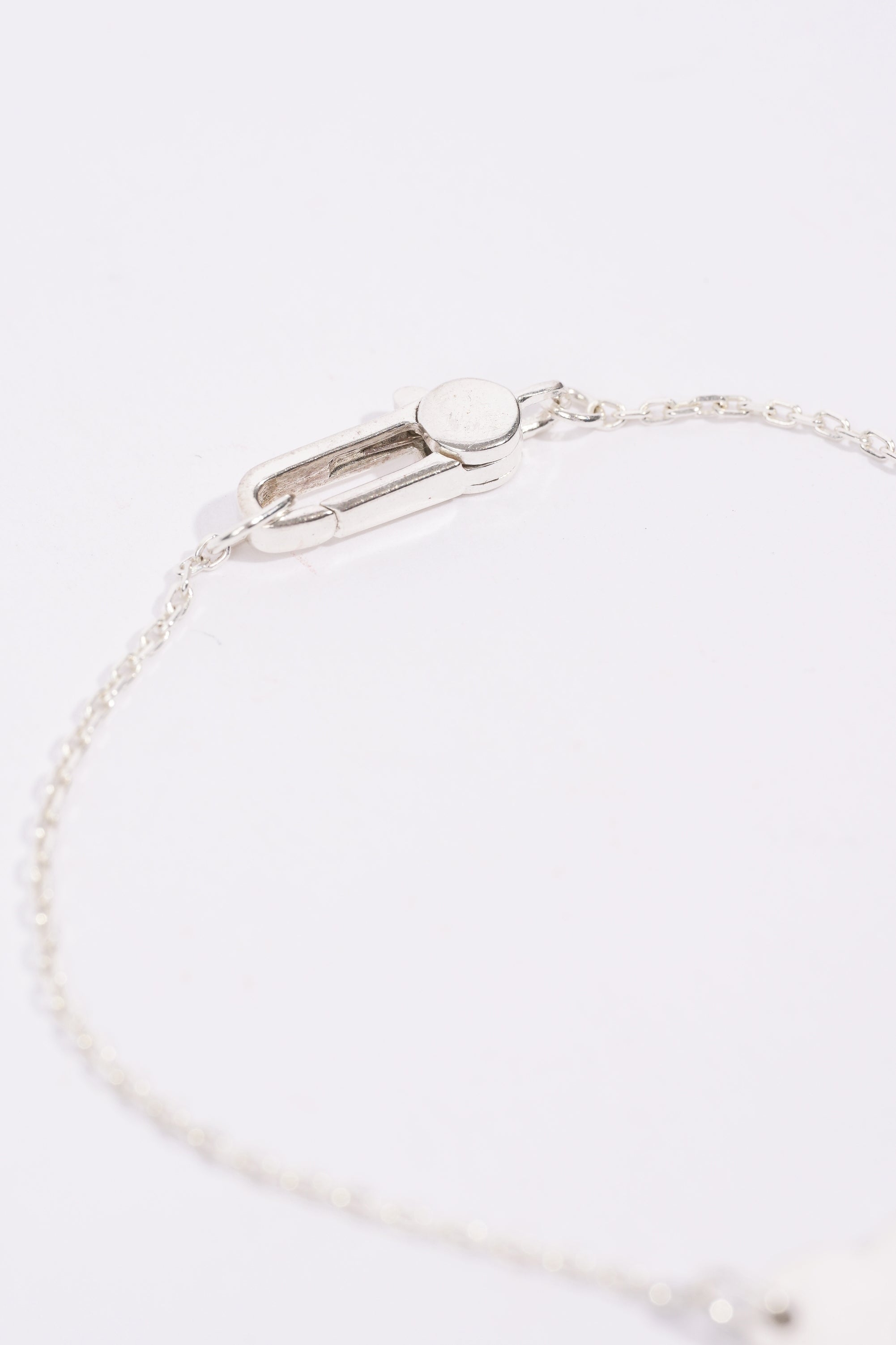 Gucci Womens Heart Bracelet Silver