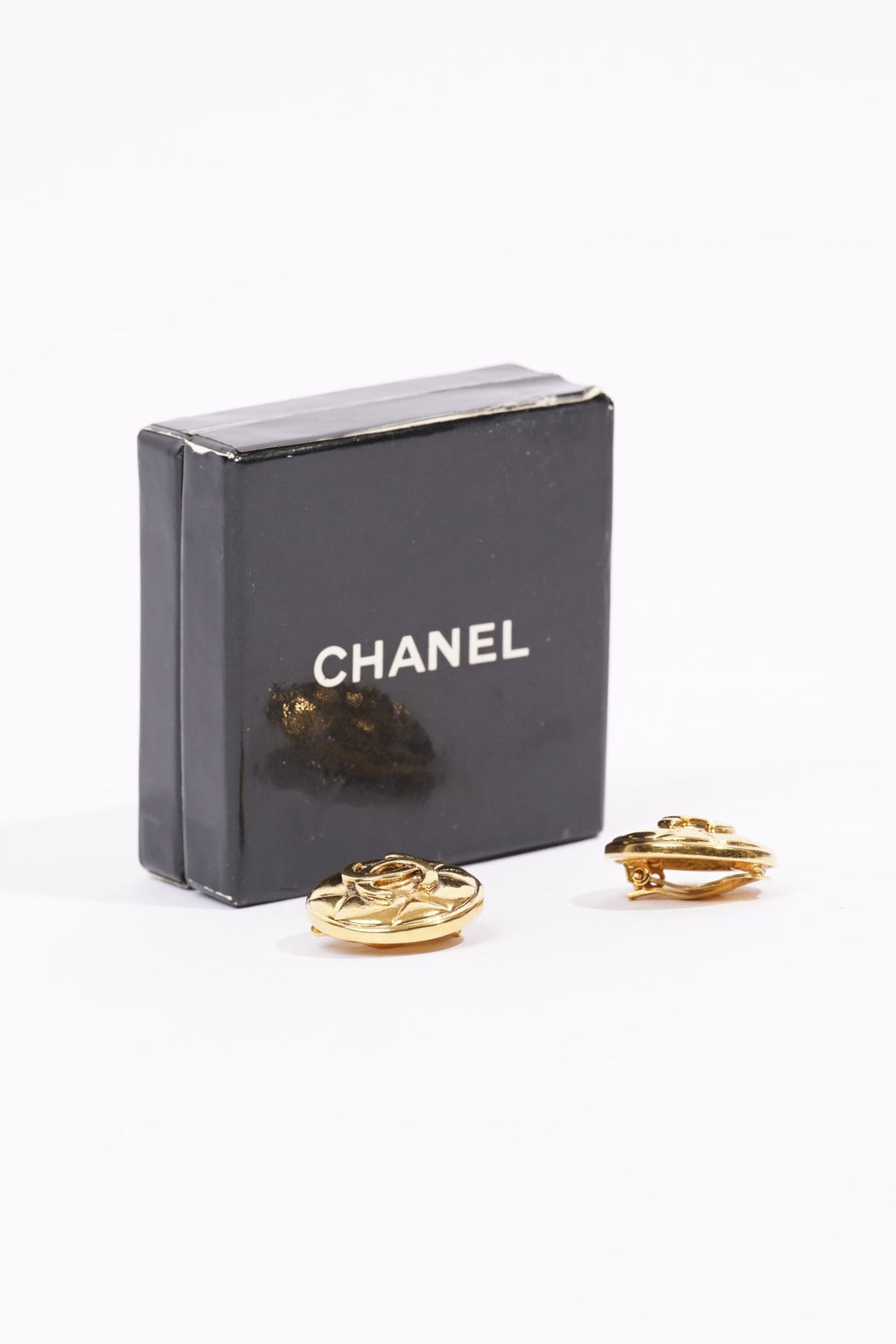 Chanel Womens Vintage Gripoux Earrings Gold