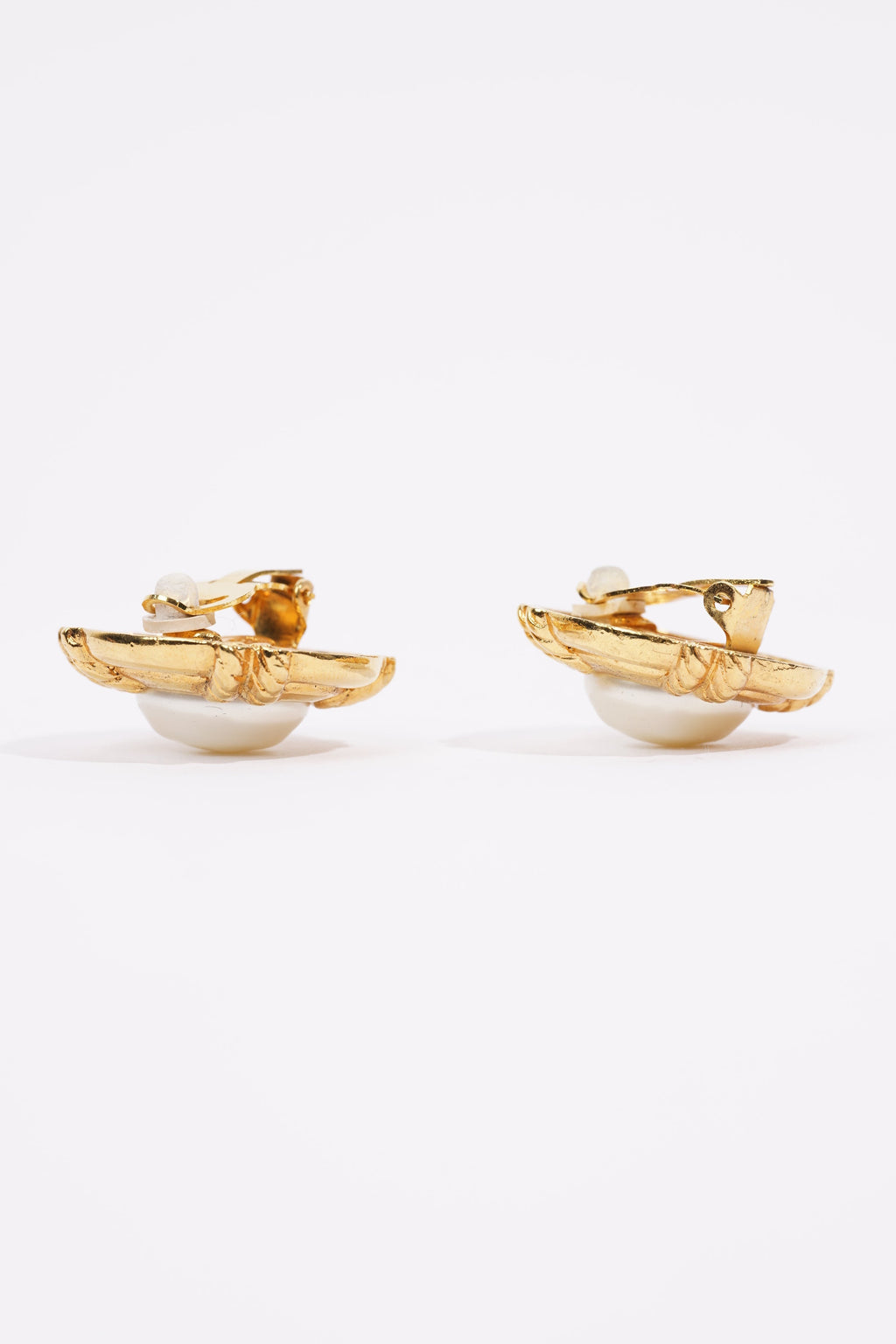 Chanel Womens Gripoux Pearl Earrings Gold
