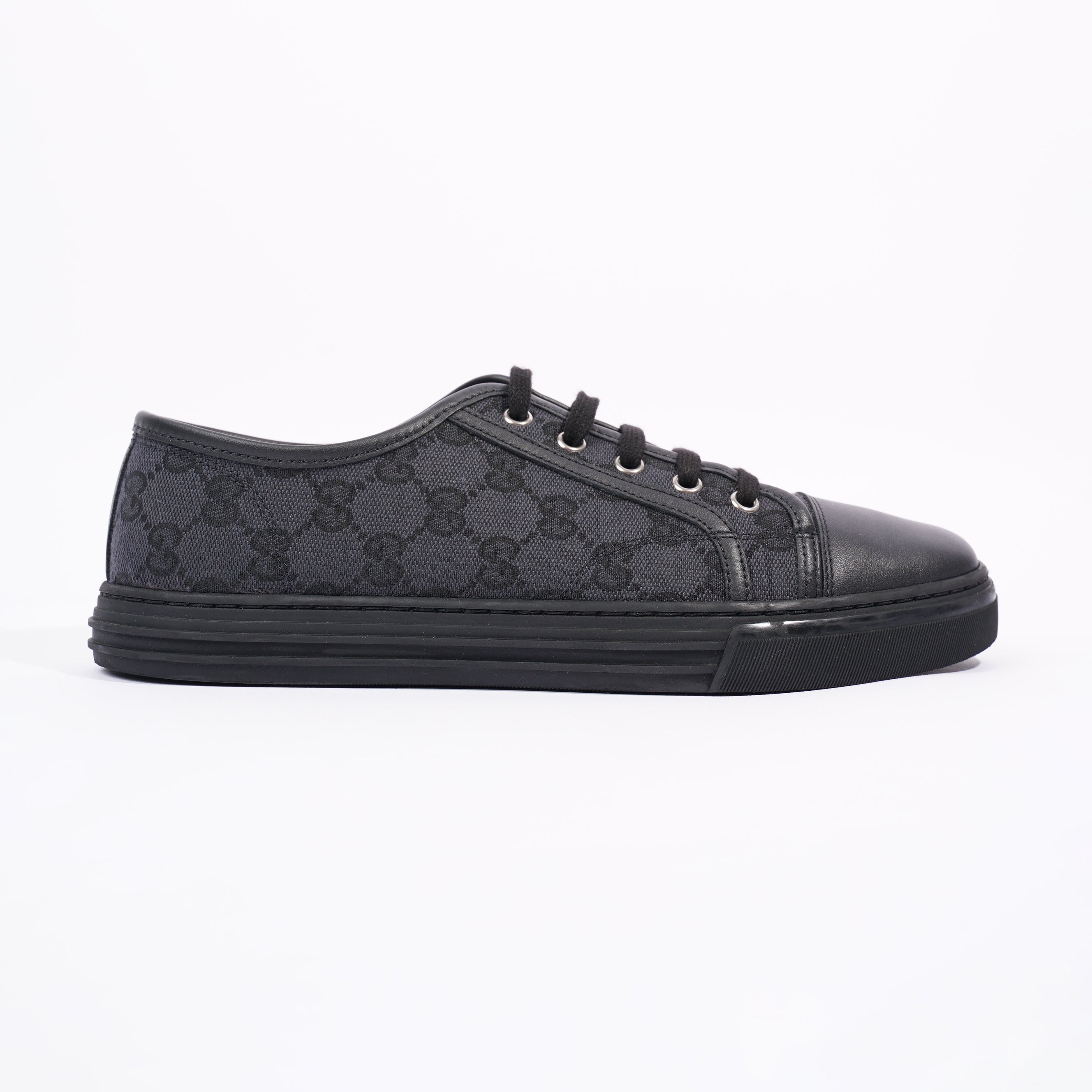 Gucci Mens GG Canvas Low Top Sneaker Black EU 40 / UK 6